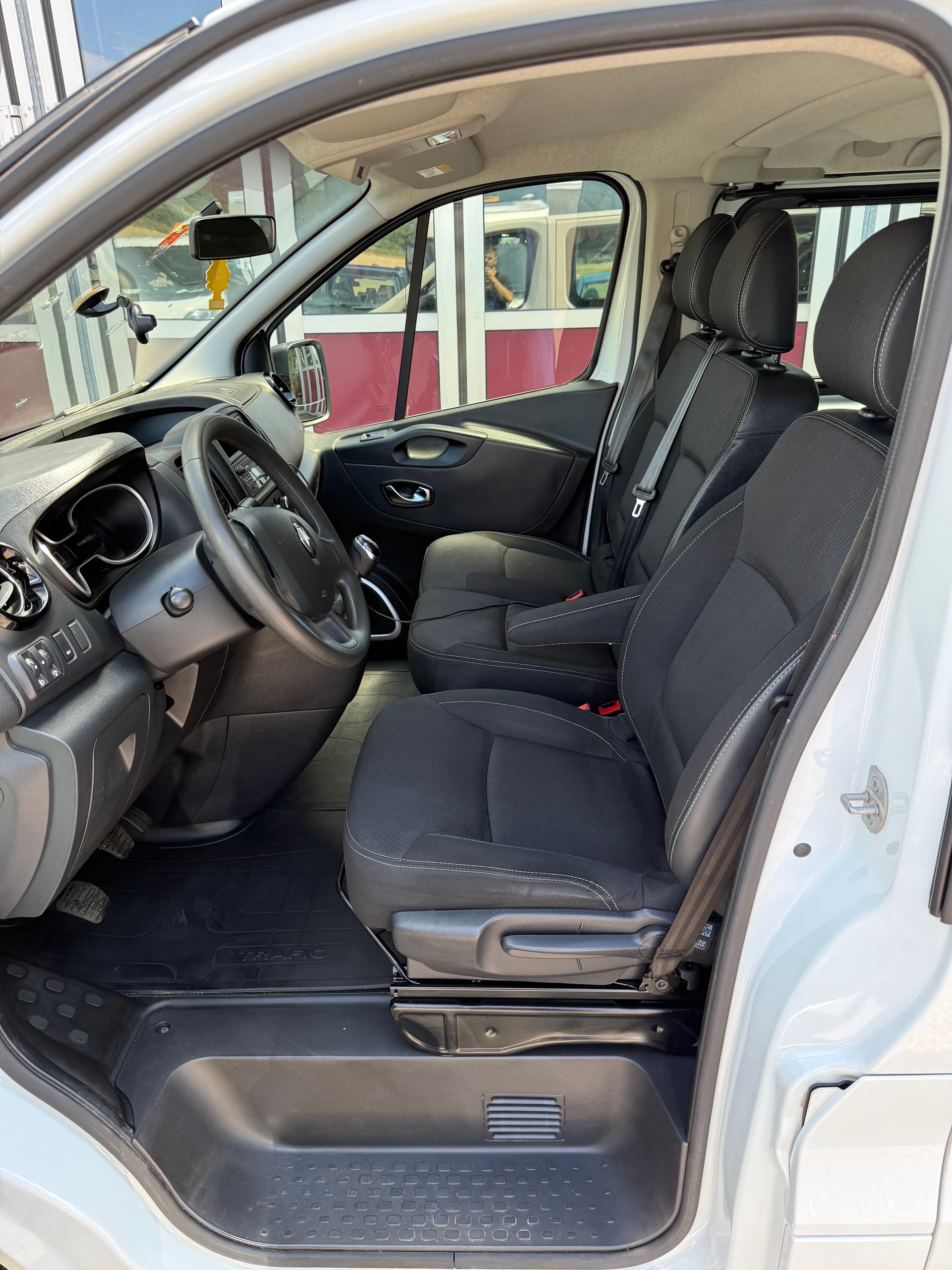 RENAULT Trafic Blue dCi 120 Grand Passenger Life-image-4