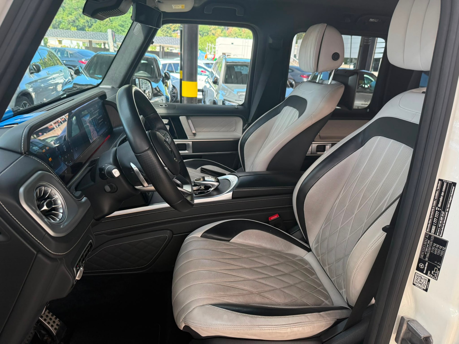 MERCEDES-BENZ G 500 4MATIC-image-3