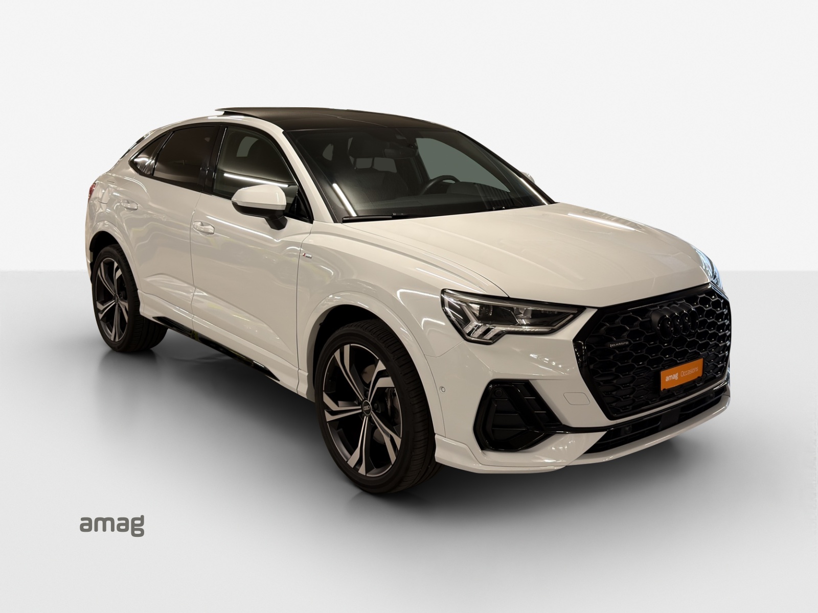 AUDI Q3 Sportback 40 TFSI S line quattro S-tronic-image-5