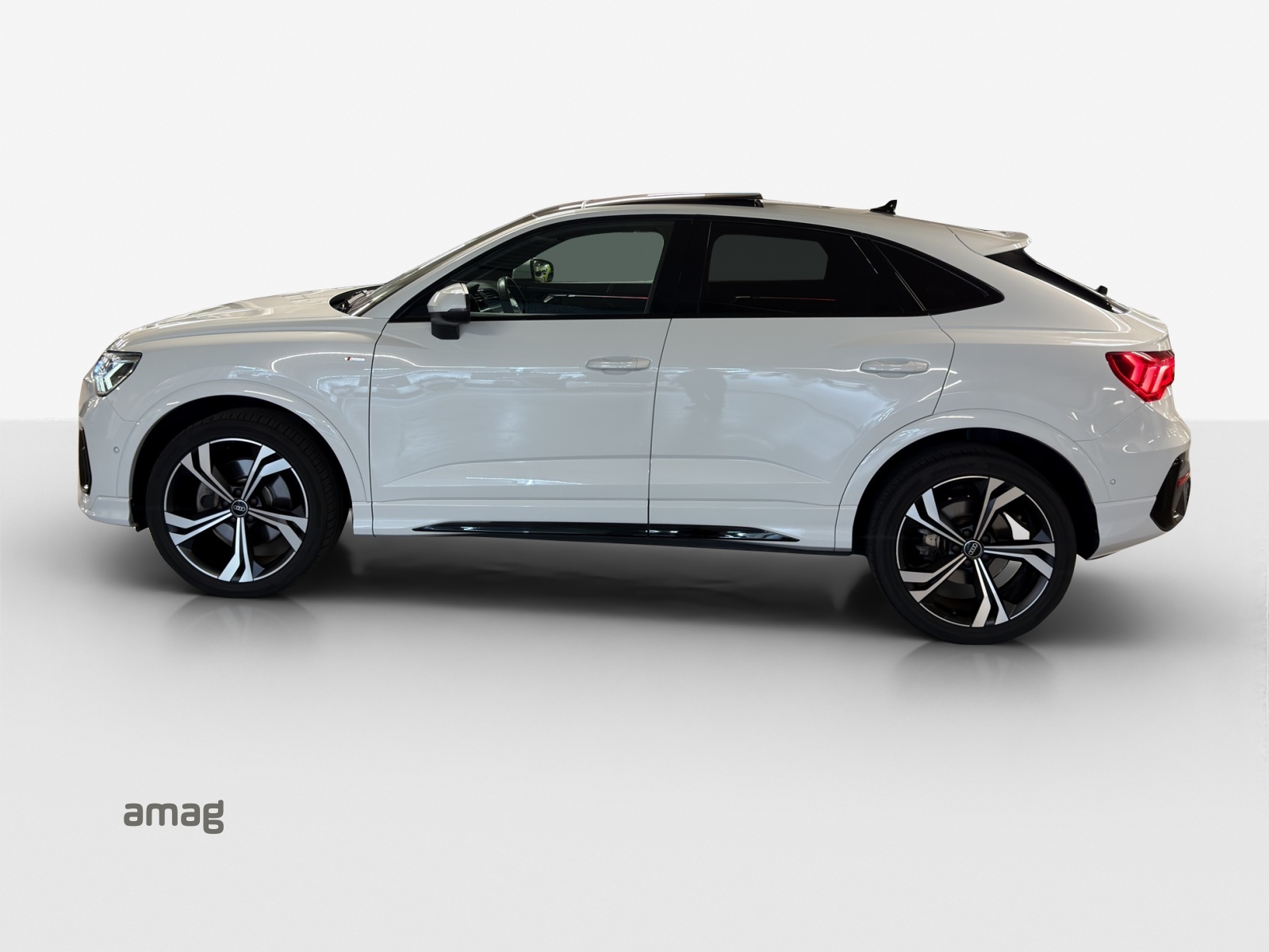AUDI Q3 Sportback 40 TFSI S line quattro S-tronic-image-1