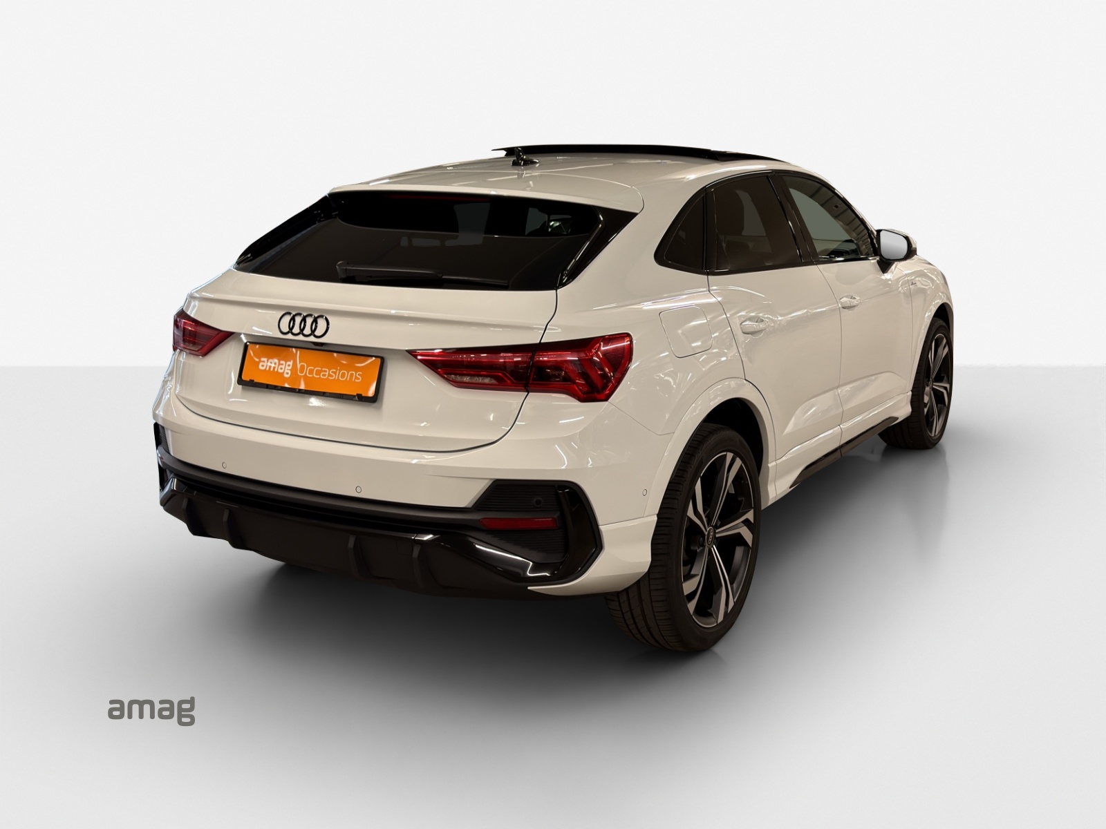 AUDI Q3 Sportback 40 TFSI S line quattro S-tronic-image-4
