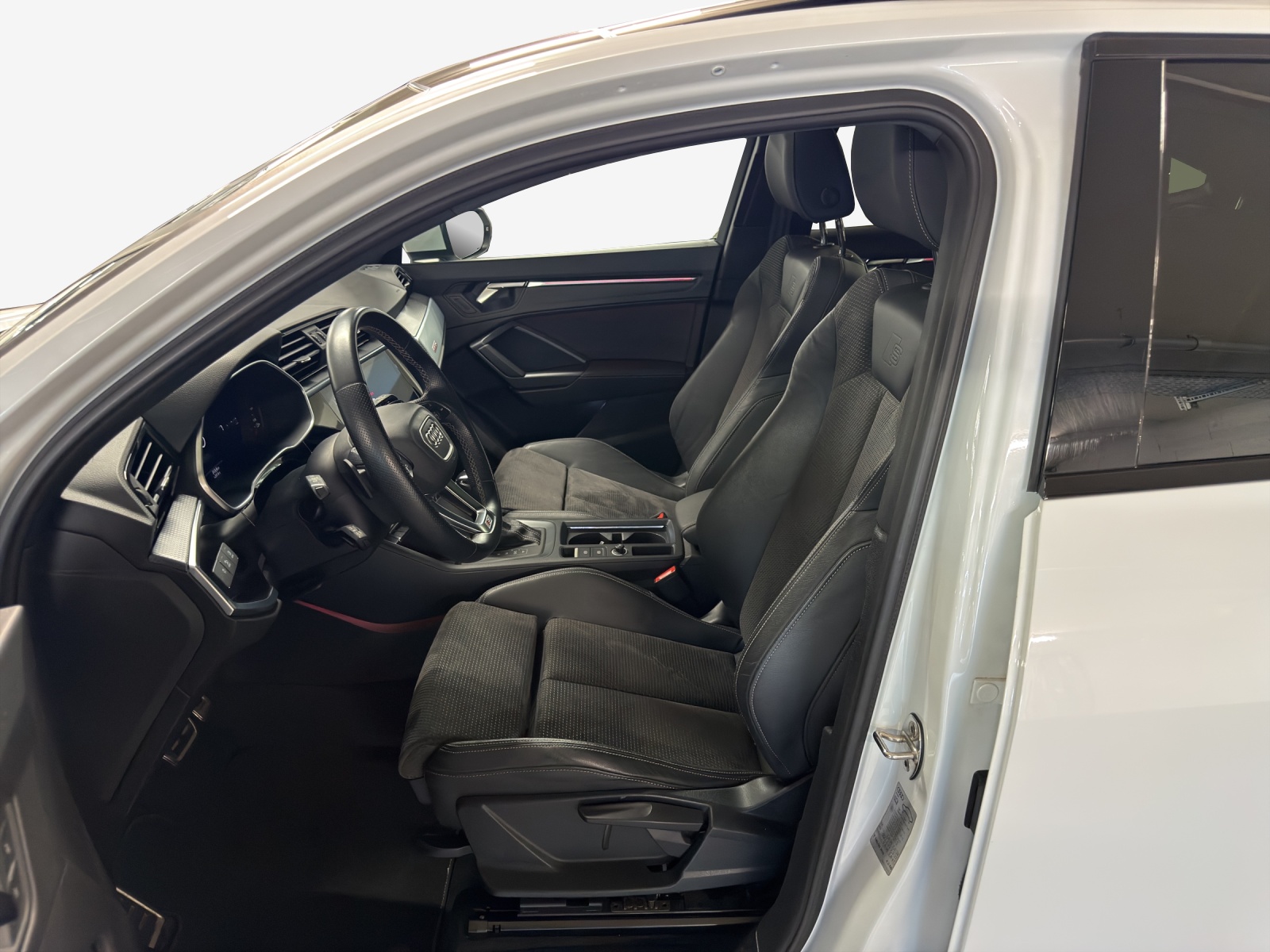AUDI Q3 Sportback 40 TFSI S line quattro S-tronic-image-7