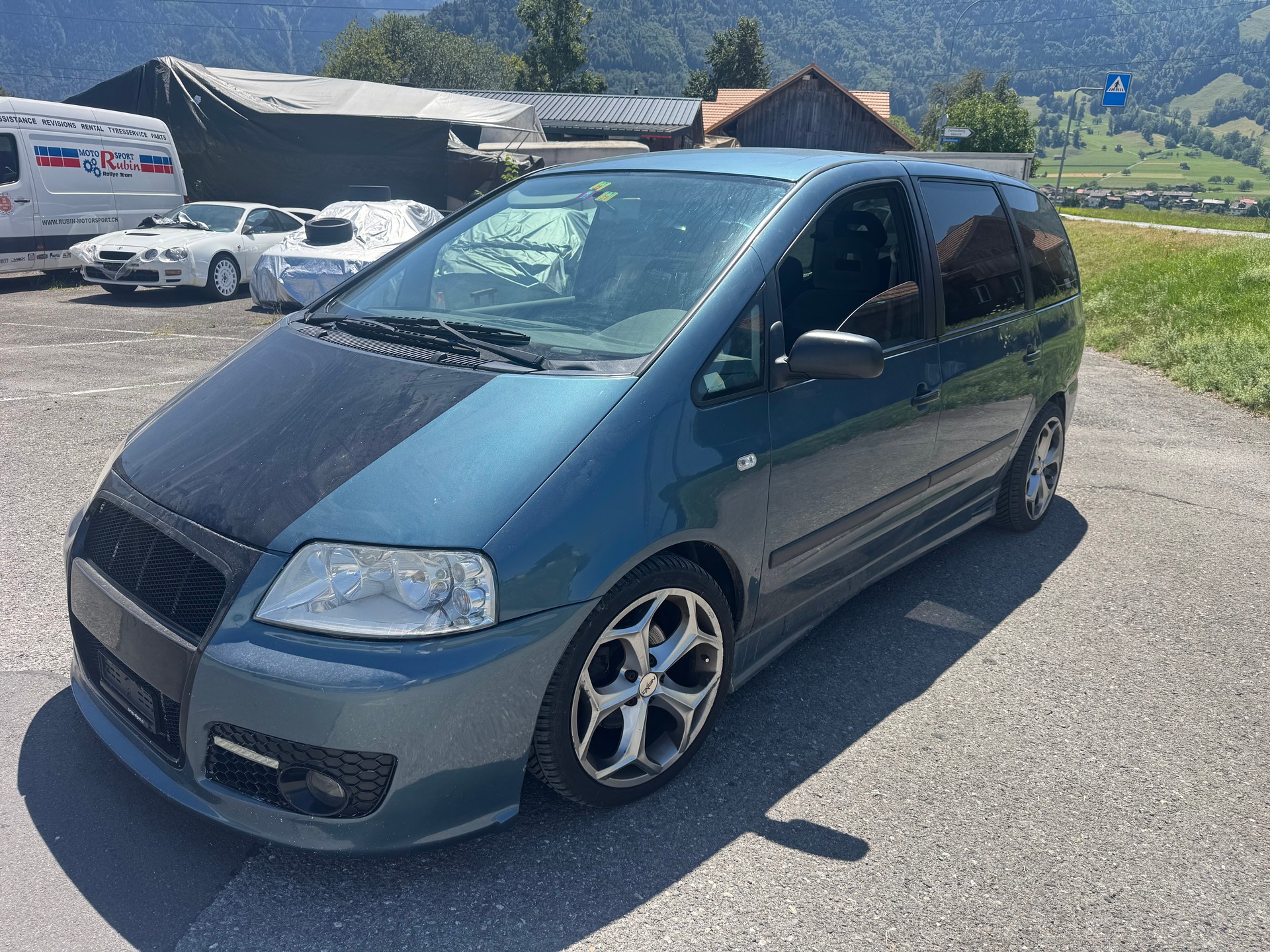 VW Sharan 1.9 TDI Highline-image-0