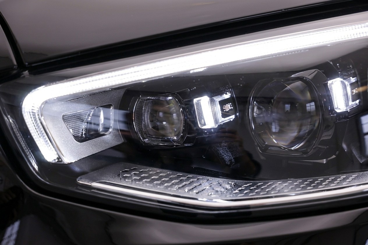 MERCEDES-BENZ S 580 V8 AMG Line 4matic CH FAHRZEUG-image-24