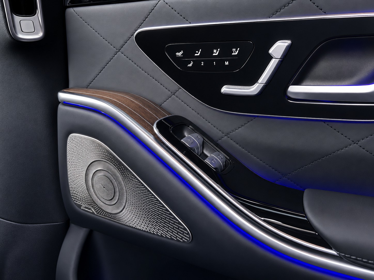 MERCEDES-BENZ S 580 V8 AMG Line 4matic CH FAHRZEUG-image-18