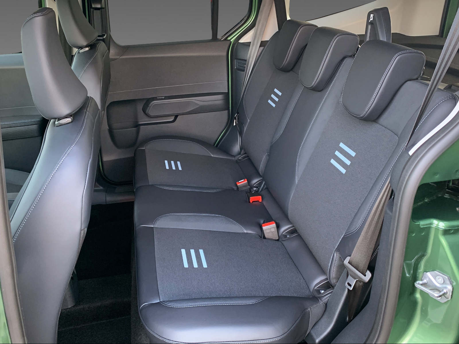 FORD Tourneo Courier 1.0 EcoBoost Active-image-11
