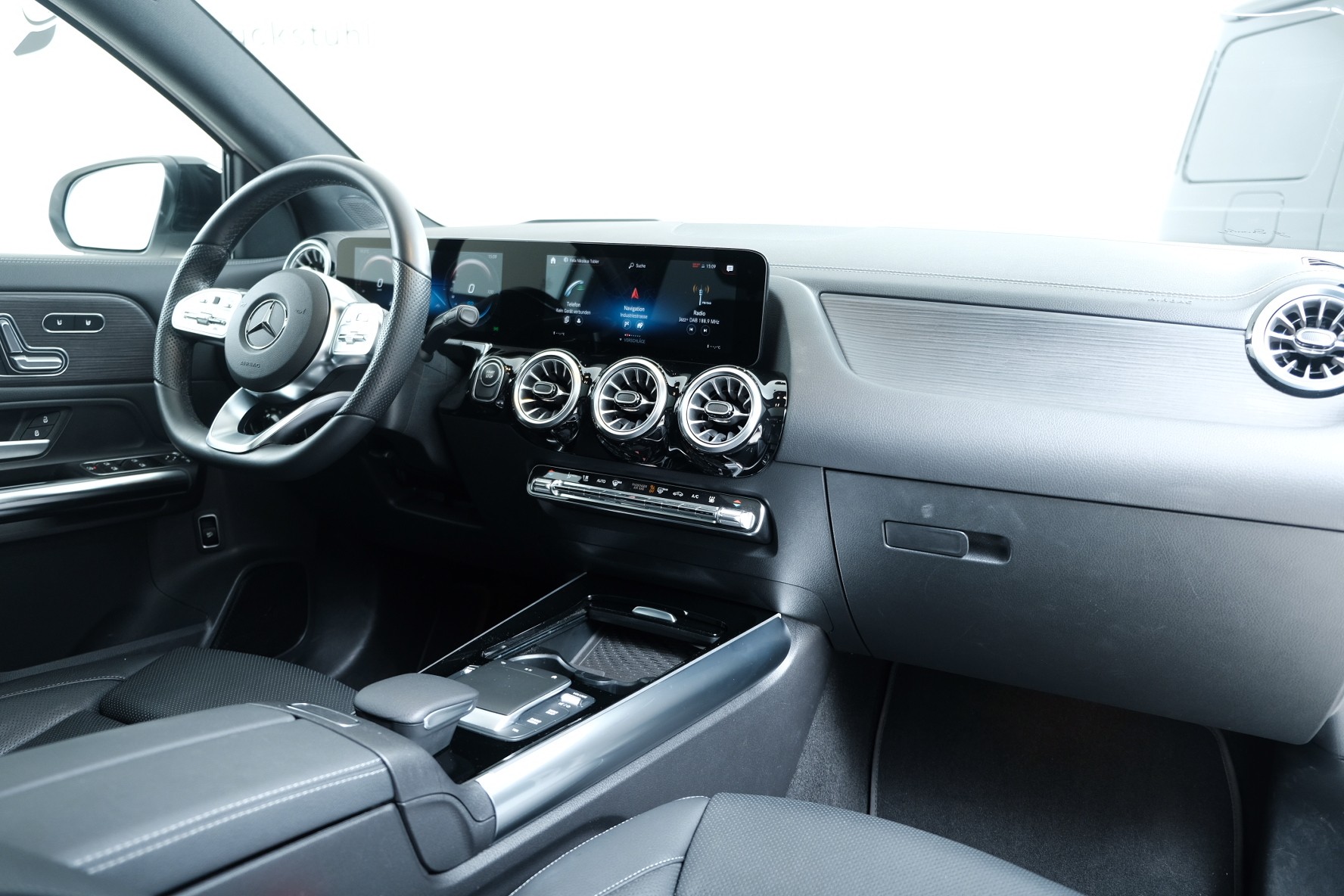 MERCEDES-BENZ EQA 350 AMG Line 4Matic-image-8