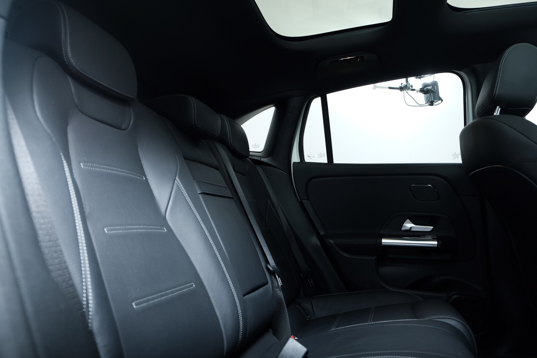 MERCEDES-BENZ EQA 350 AMG Line 4Matic-image-6