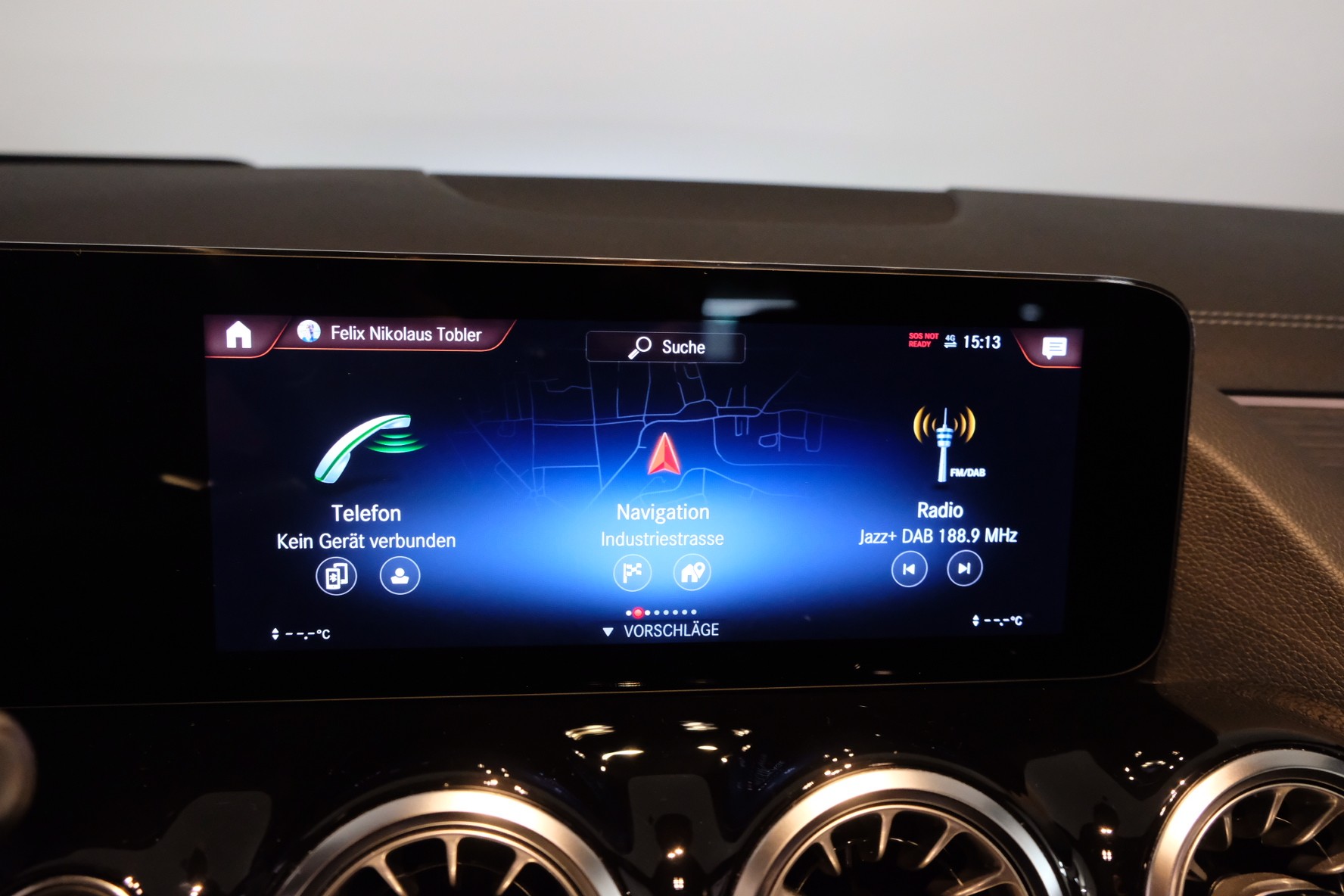 MERCEDES-BENZ EQA 350 AMG Line 4Matic-image-13