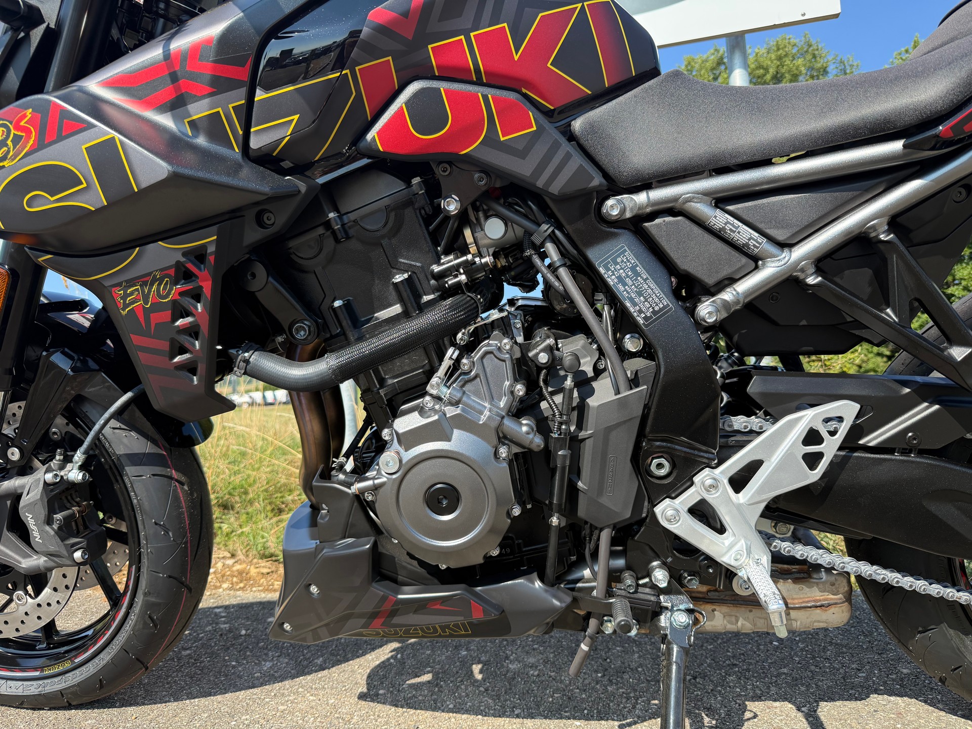 SUZUKI GSX 8 S EVO-showroom-element-3