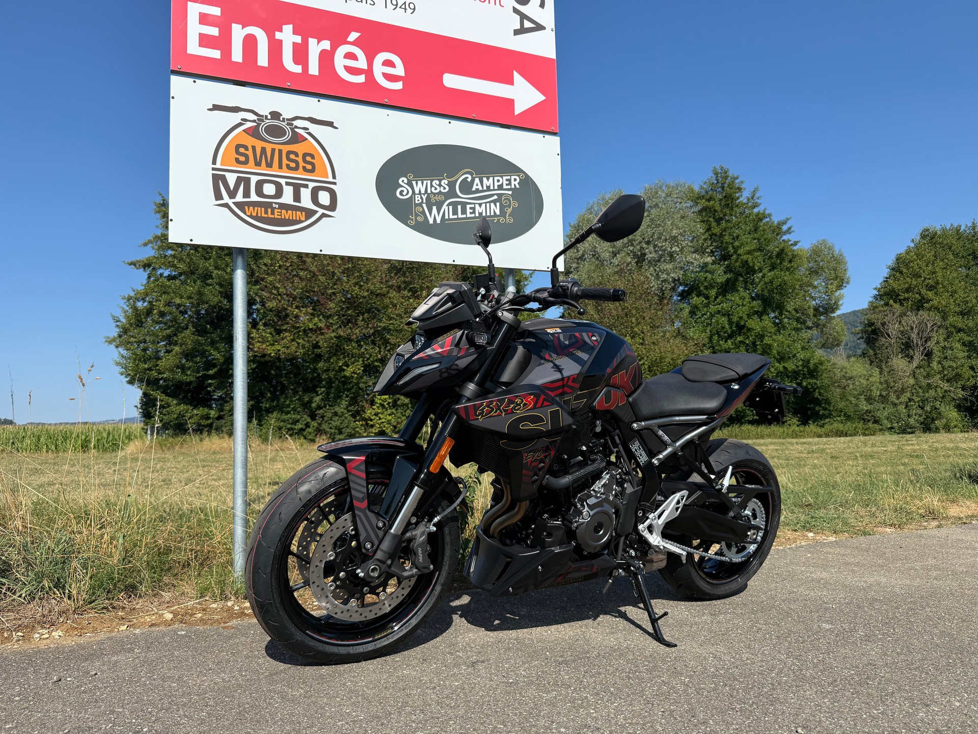 SUZUKI GSX 8 S EVO-showroom-element-1