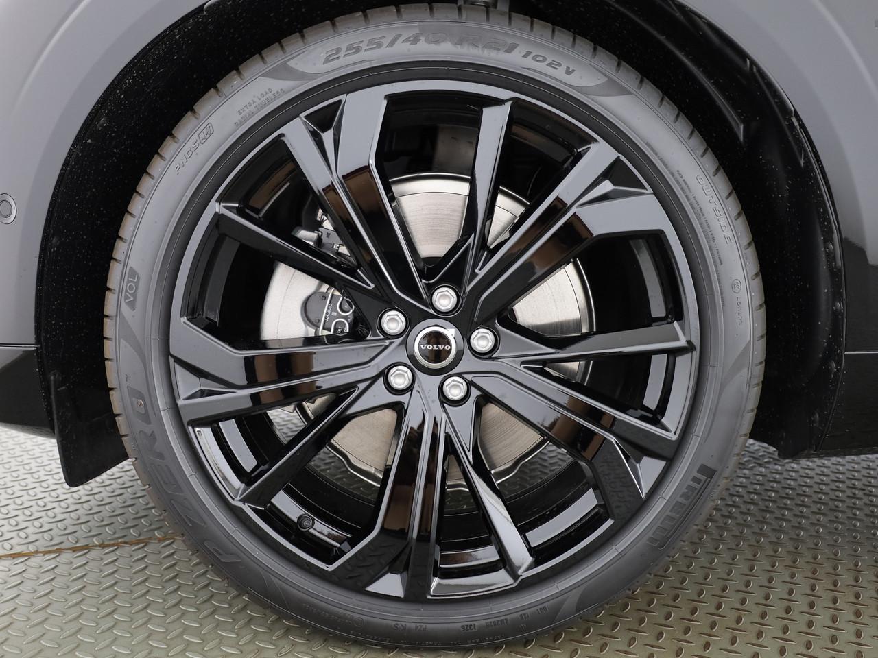 VOLVO XC60 2.0 T8 TE Black Edition eAWD-image-6