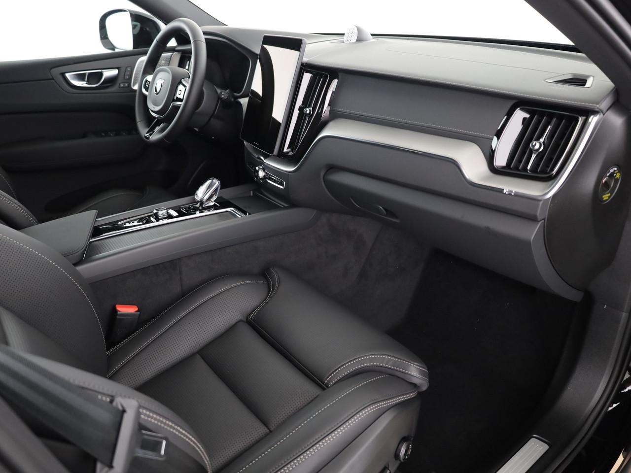 VOLVO XC60 2.0 T8 TE Black Edition eAWD-image-8