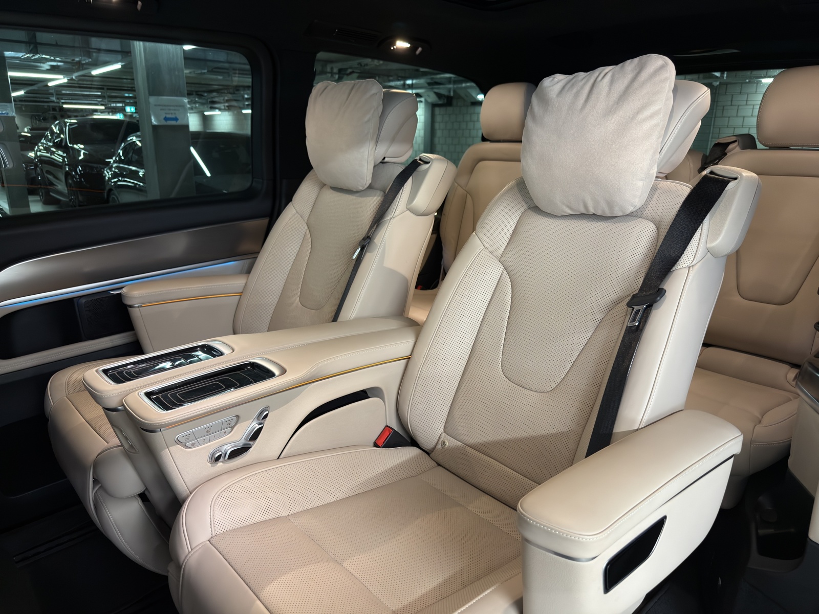 MERCEDES-BENZ V 300 d lang Exclusive 4Matic 9G-Tronic-image-9