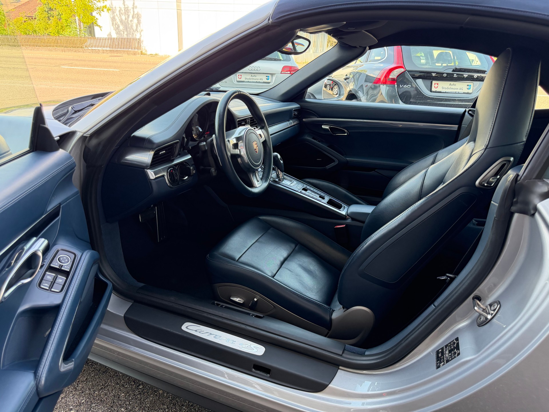 PORSCHE 911 Cabriolet 3.8 Carrera 4S PDK-image-8