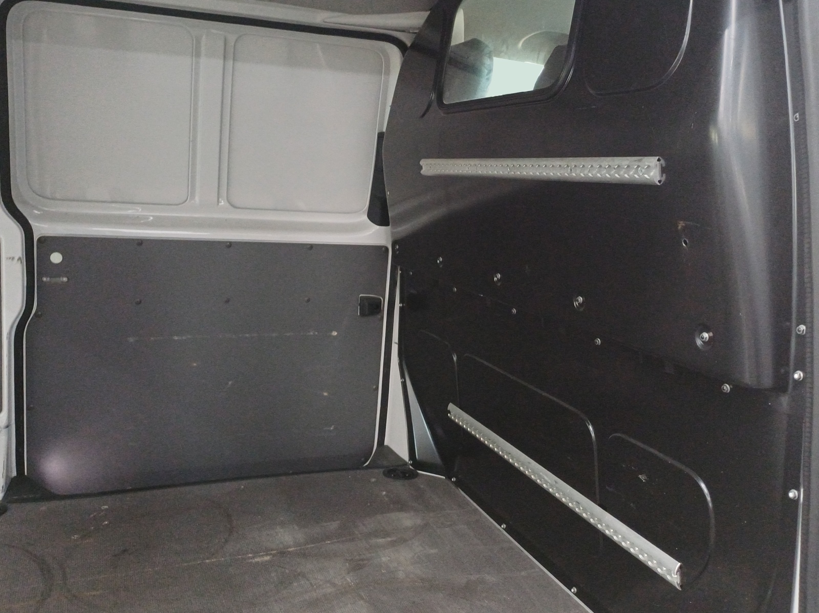 VW T6.1 2.0 TDI-image-14
