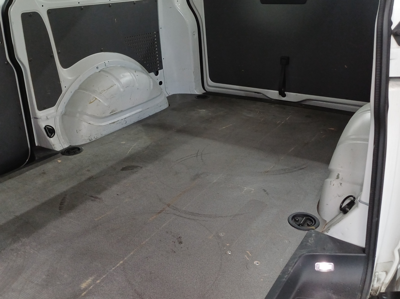 VW T6.1 2.0 TDI-image-11