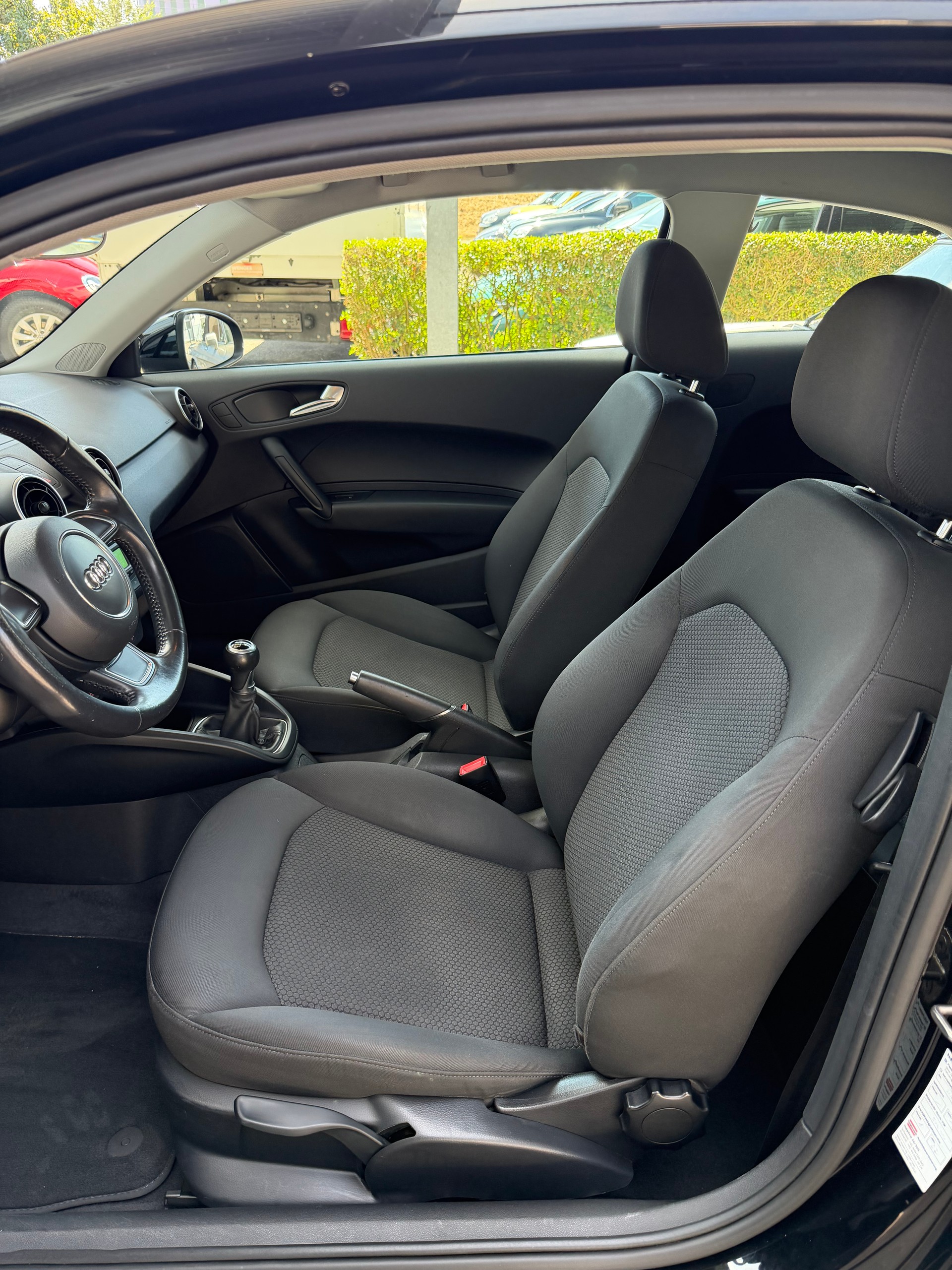 AUDI A1 1.2 TFSI Attraction-image-7