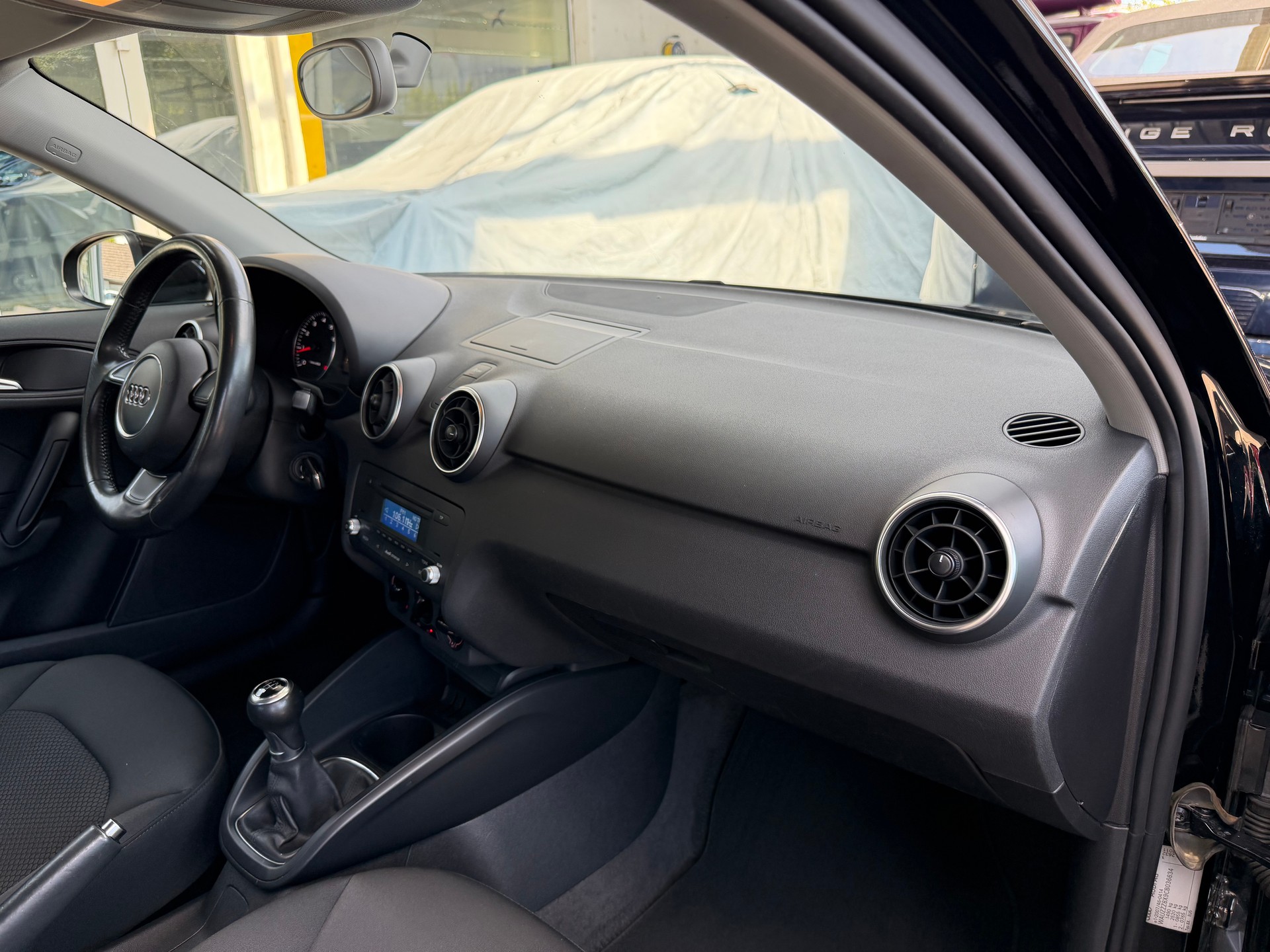 AUDI A1 1.2 TFSI Attraction-image-12