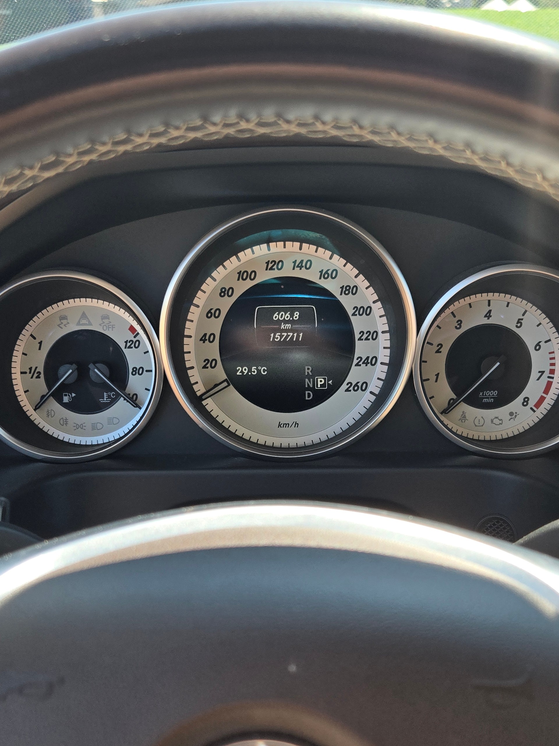 MERCEDES-BENZ Mercedes Benz E500 T 4Matic-image-8