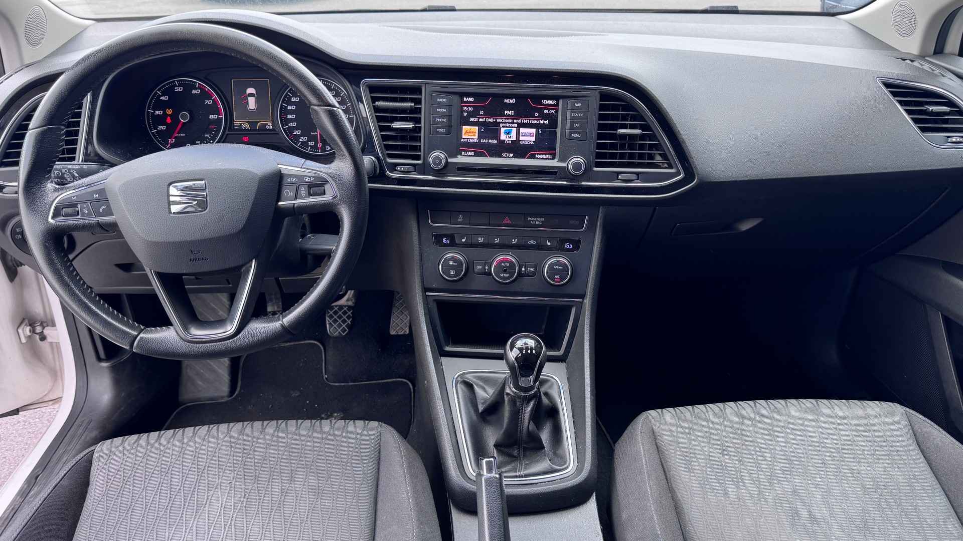 SEAT Leon ST 1.4 TSI Style-image-5