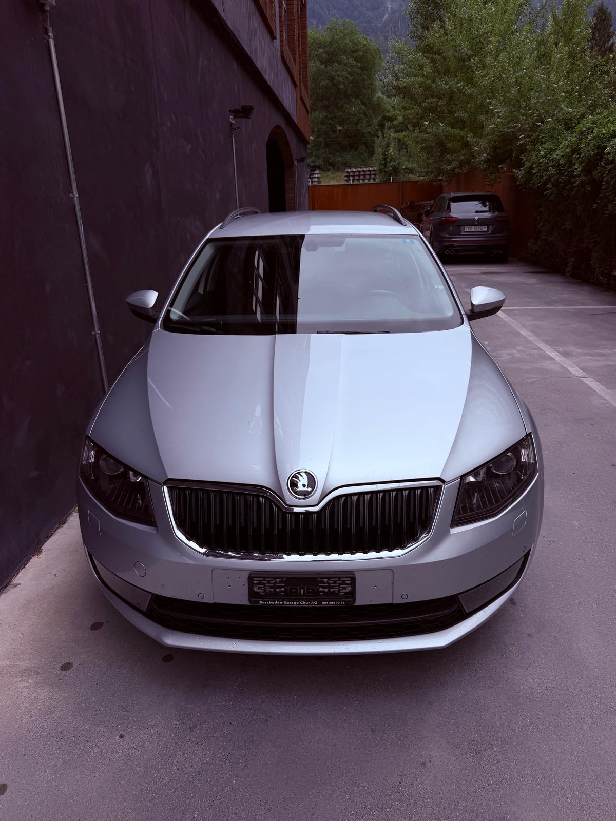 SKODA Octavia Combi 2.0 TDI Ambition 4x4 DSG-image-2
