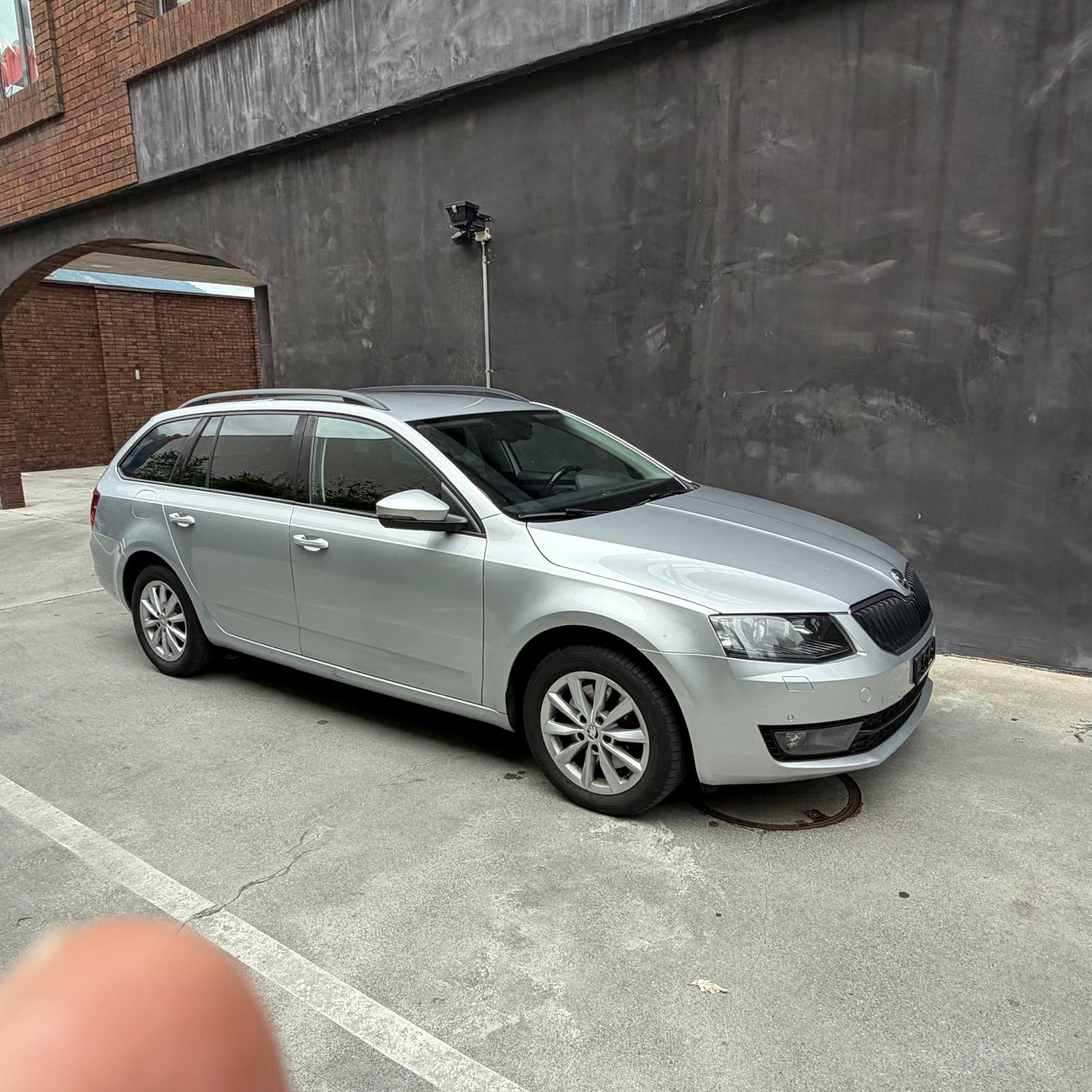 SKODA Octavia Combi 2.0 TDI Ambition 4x4 DSG-image-3