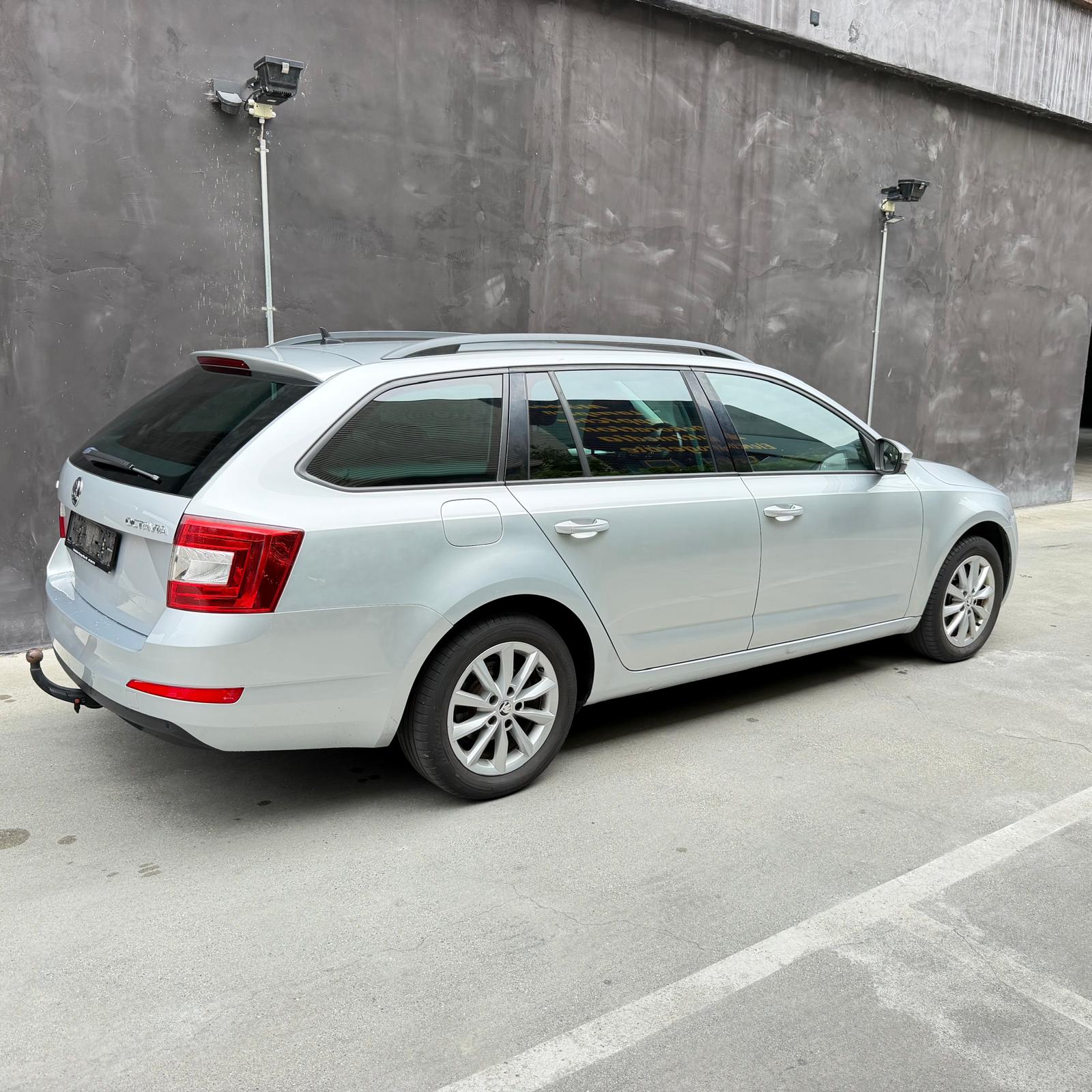 SKODA Octavia Combi 2.0 TDI Ambition 4x4 DSG-image-4