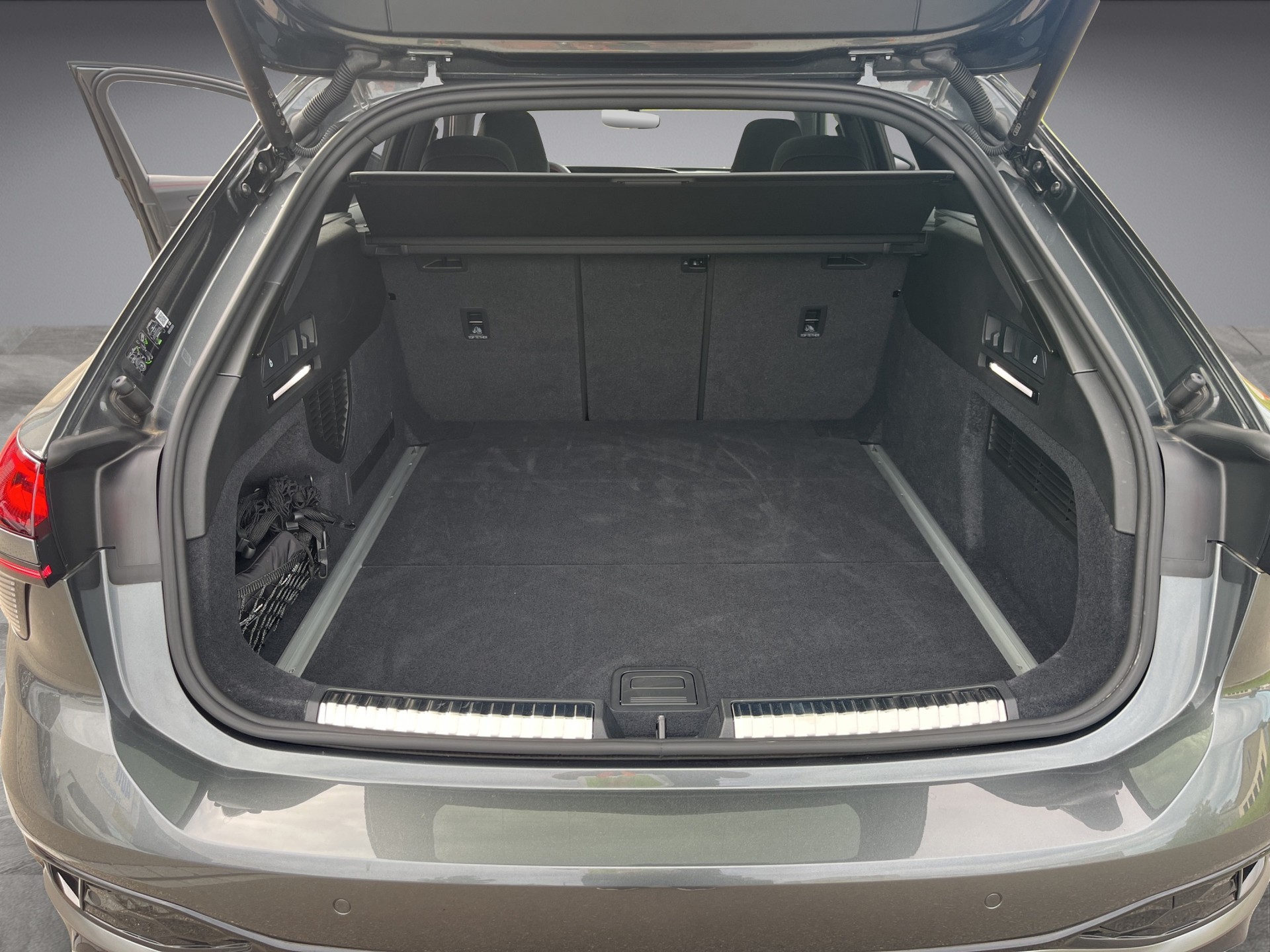 AUDI A6 Avant TFSI quattro 270 kW S tronic*Panorama-Glasdach, Luftfahrwerk, B&O Sound, (5-Jahre Garantie)-image-15