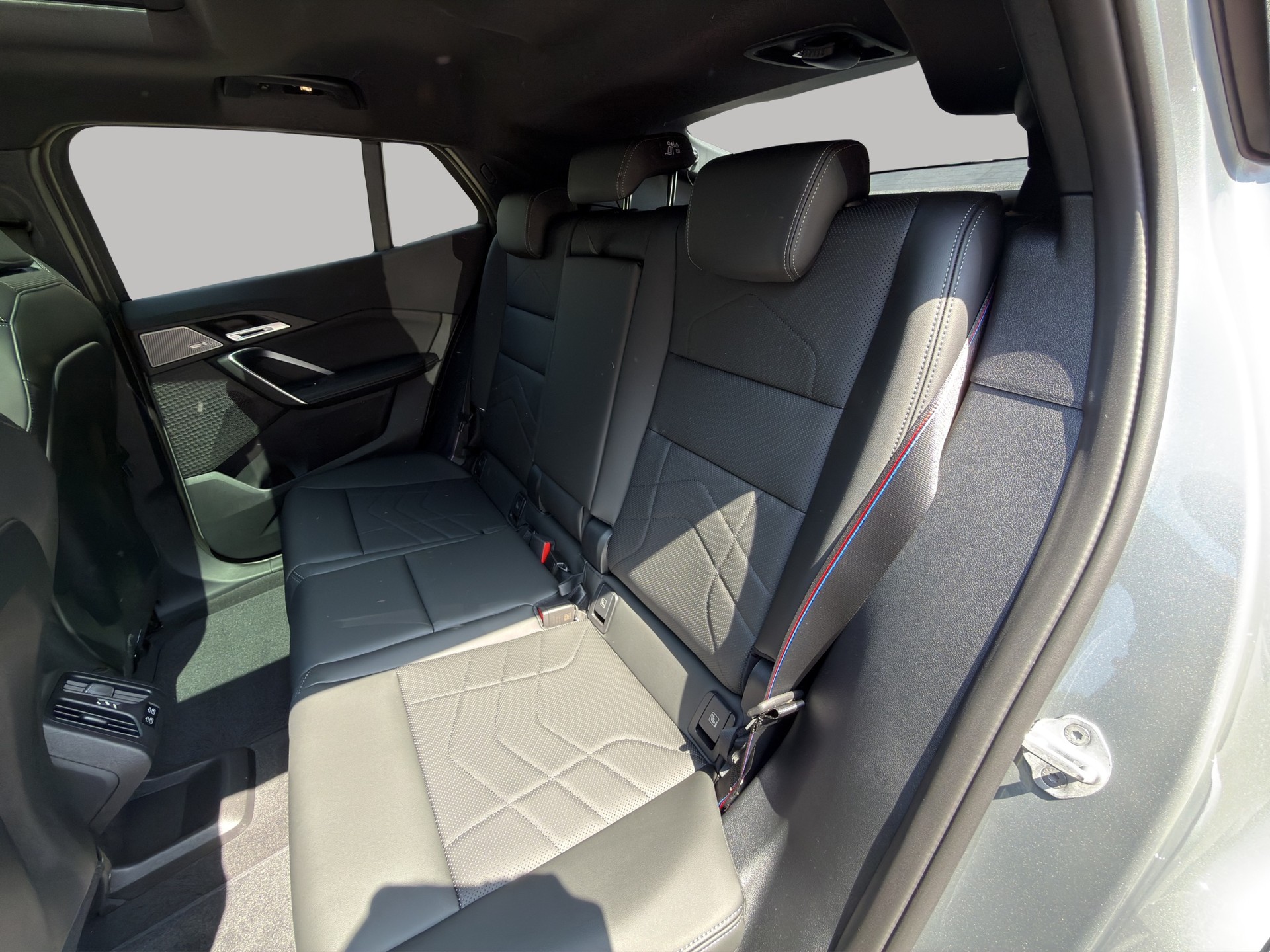 BMW iX2 xDrive 30 M Sport Pro-image-15