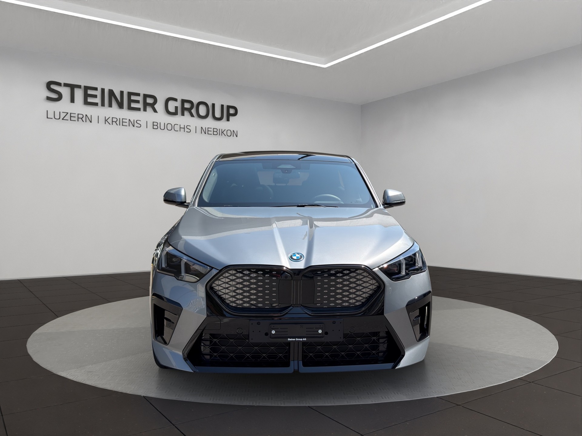 BMW iX2 xDrive 30 M Sport Pro-image-1