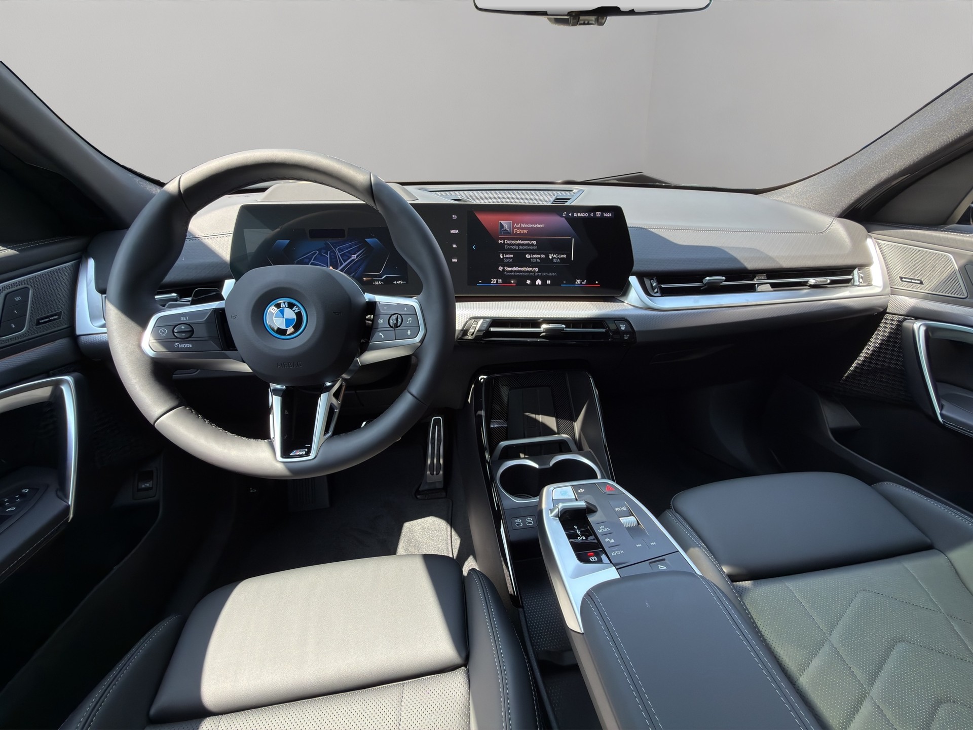 BMW iX2 xDrive 30 M Sport Pro-image-12