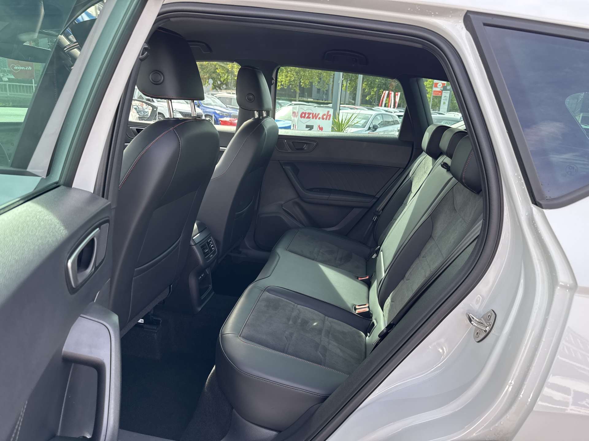 SEAT Ateca 2.0 TDi CR FR-Line DSG-Automat-image-6