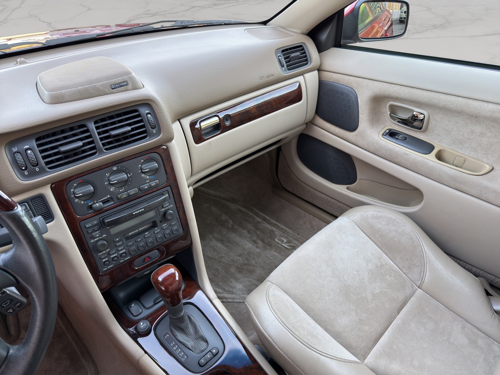 VOLVO C70 T5 Automat * Liebhaber Fahrzeug aus 1. Hand * ab MFK * Zahnriemen ersetzt *-image-12