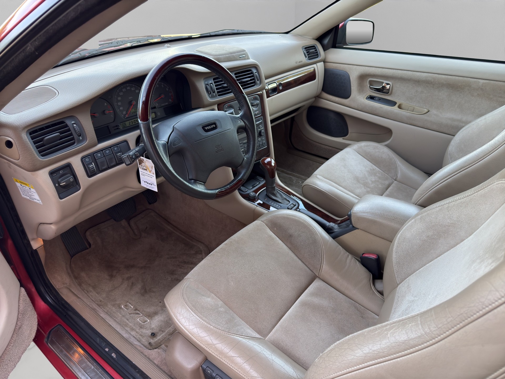 VOLVO C70 T5 Automat * Liebhaber Fahrzeug aus 1. Hand * ab MFK * Zahnriemen ersetzt *-image-6
