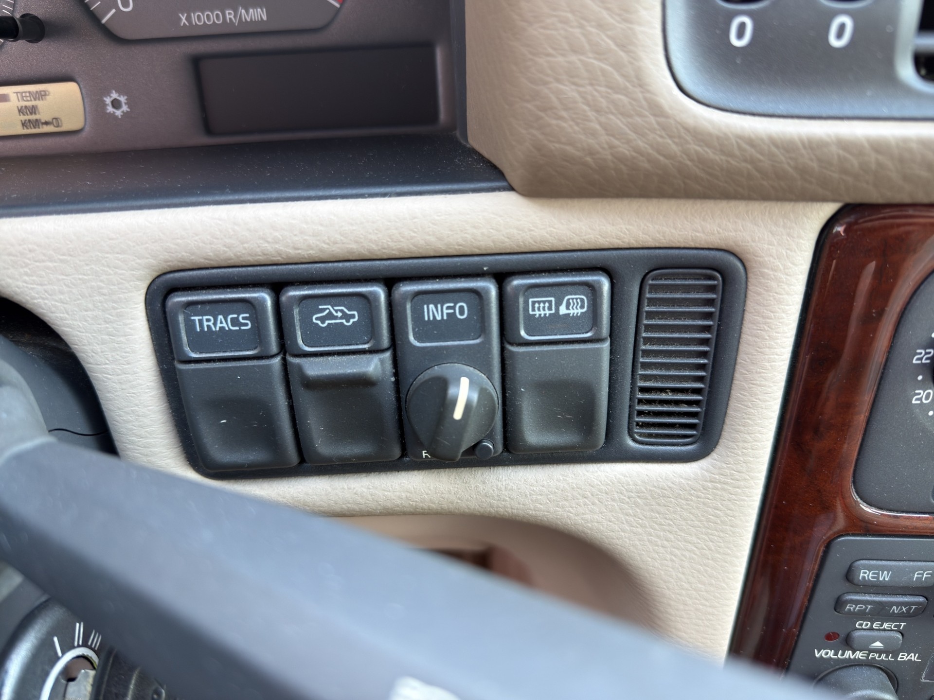 VOLVO C70 T5 Automat * Liebhaber Fahrzeug aus 1. Hand * ab MFK * Zahnriemen ersetzt *-image-13