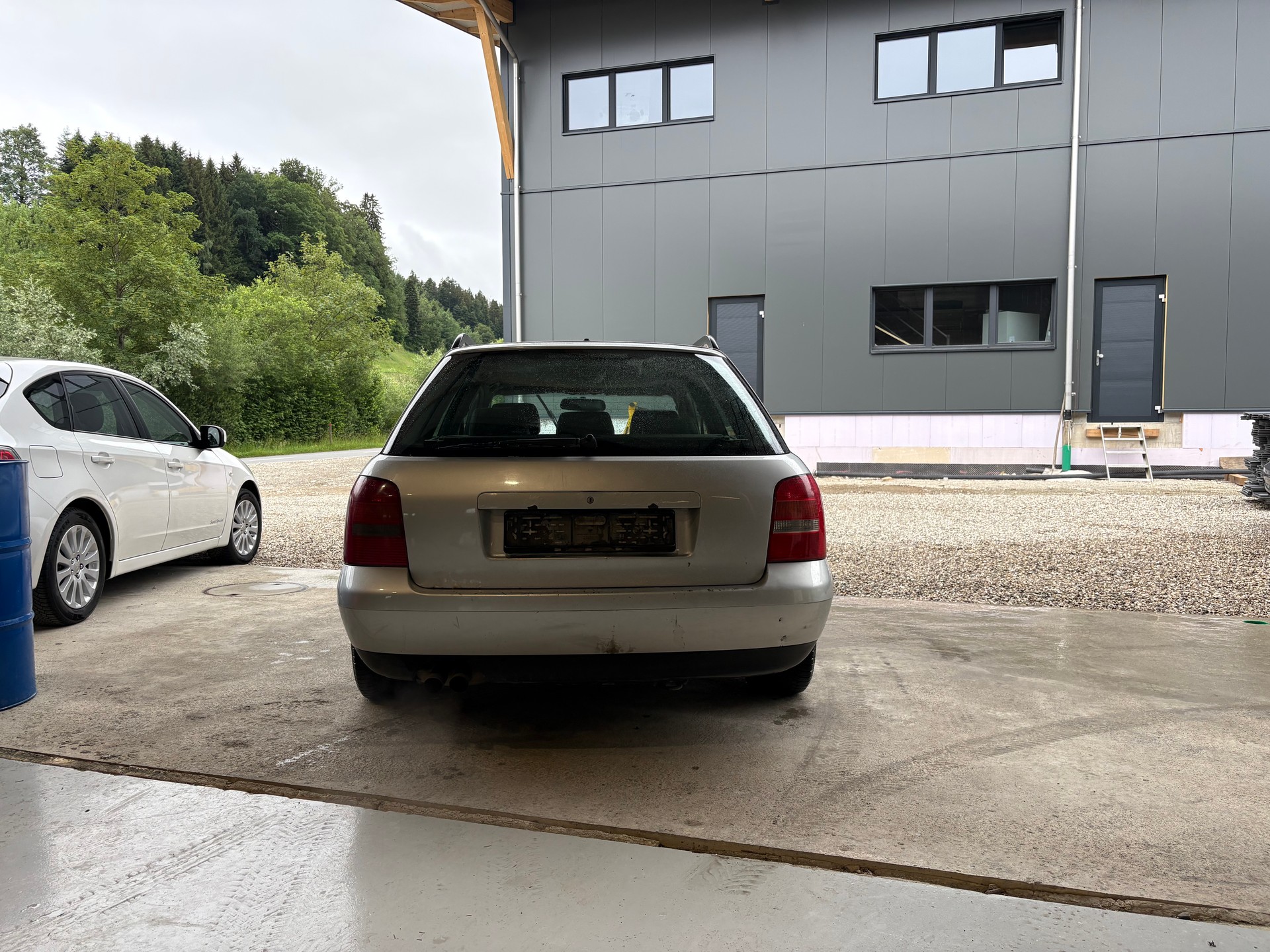 AUDI A4 Avant 2.4 quattro Advance-image-4