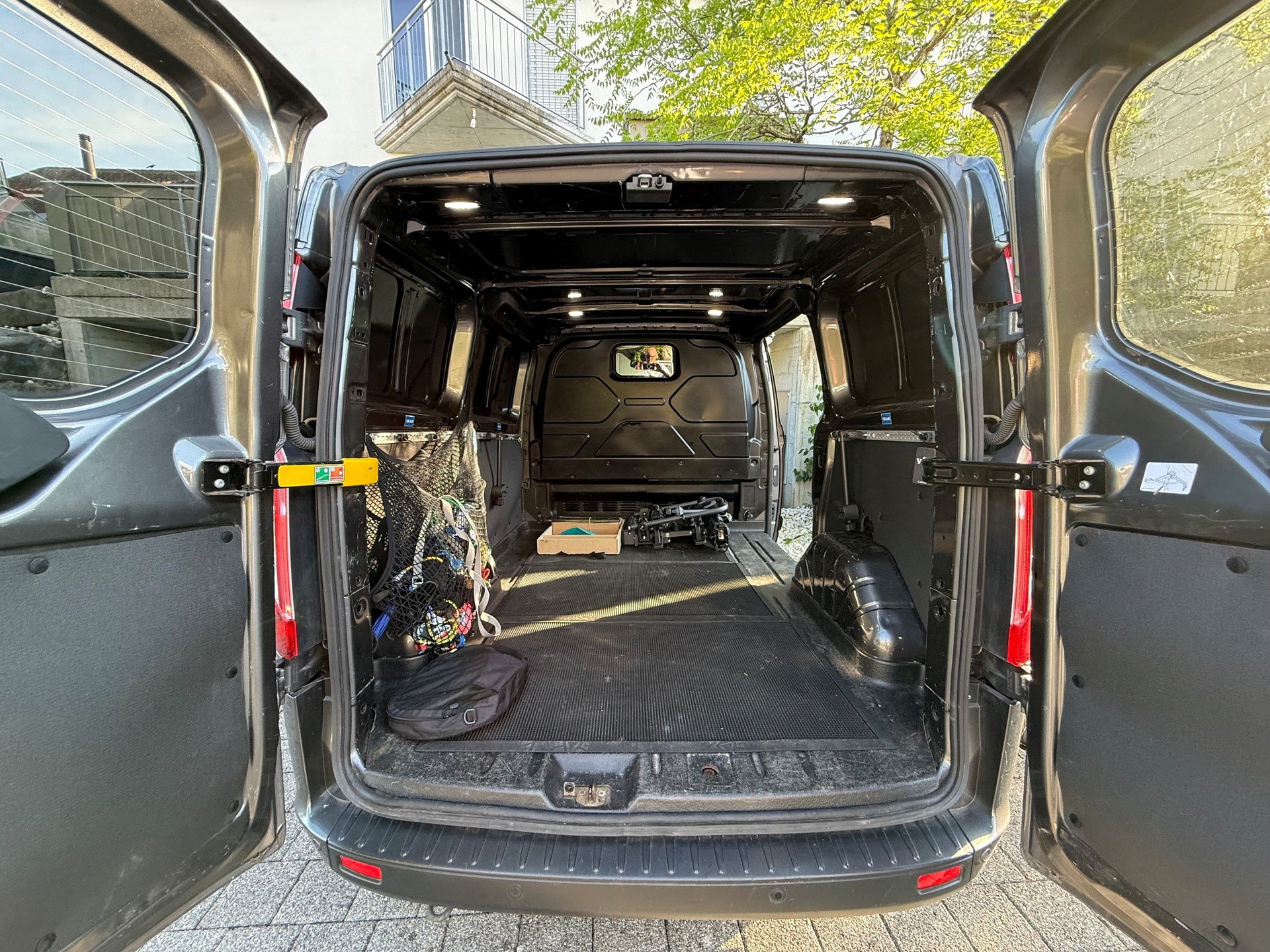 FORD 1.0 EcoBoost Trend PHEV-image-1
