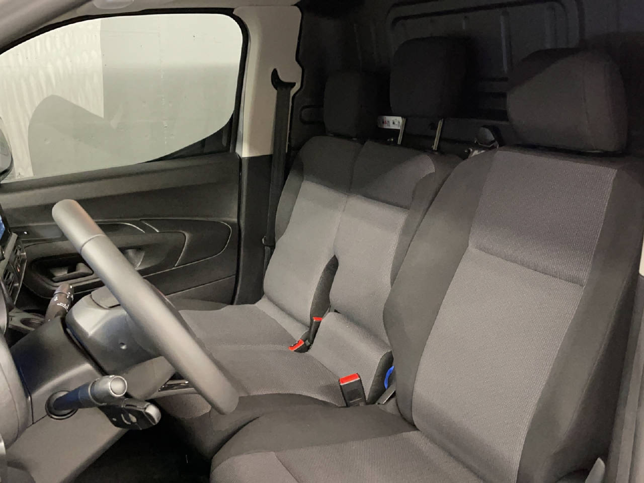 FIAT E-Doblo L1 50 kWh Launch Edition-image-8