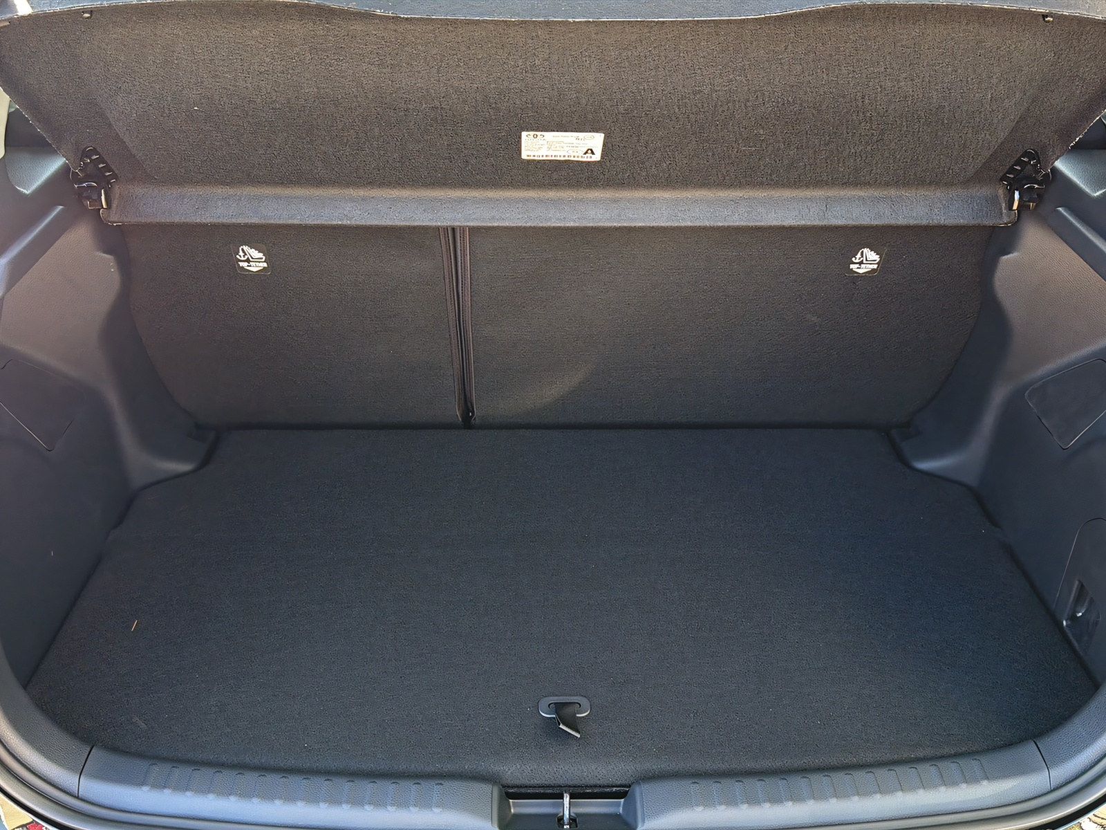 TOYOTA Yaris 1.5 Comfort e-CVT-image-12