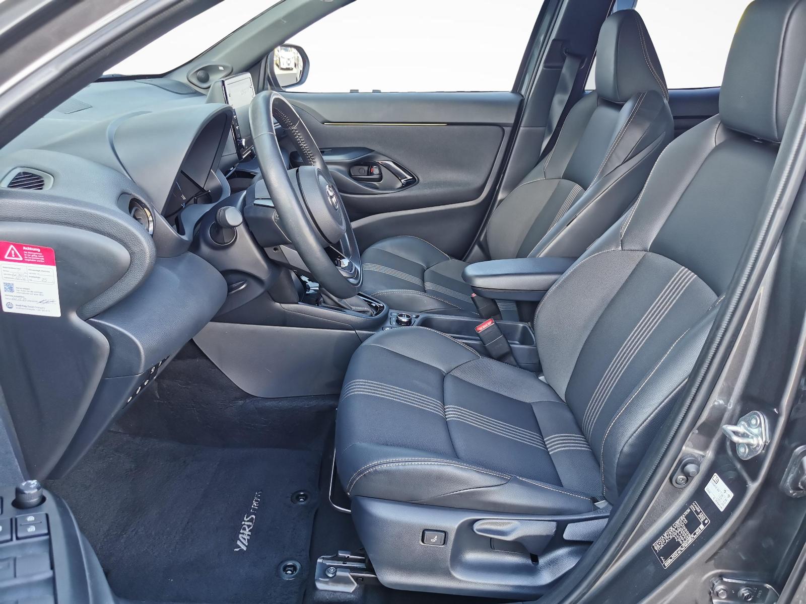 TOYOTA Yaris Cross 1.5 VVT-i HSD Adventure AWD-i-image-1