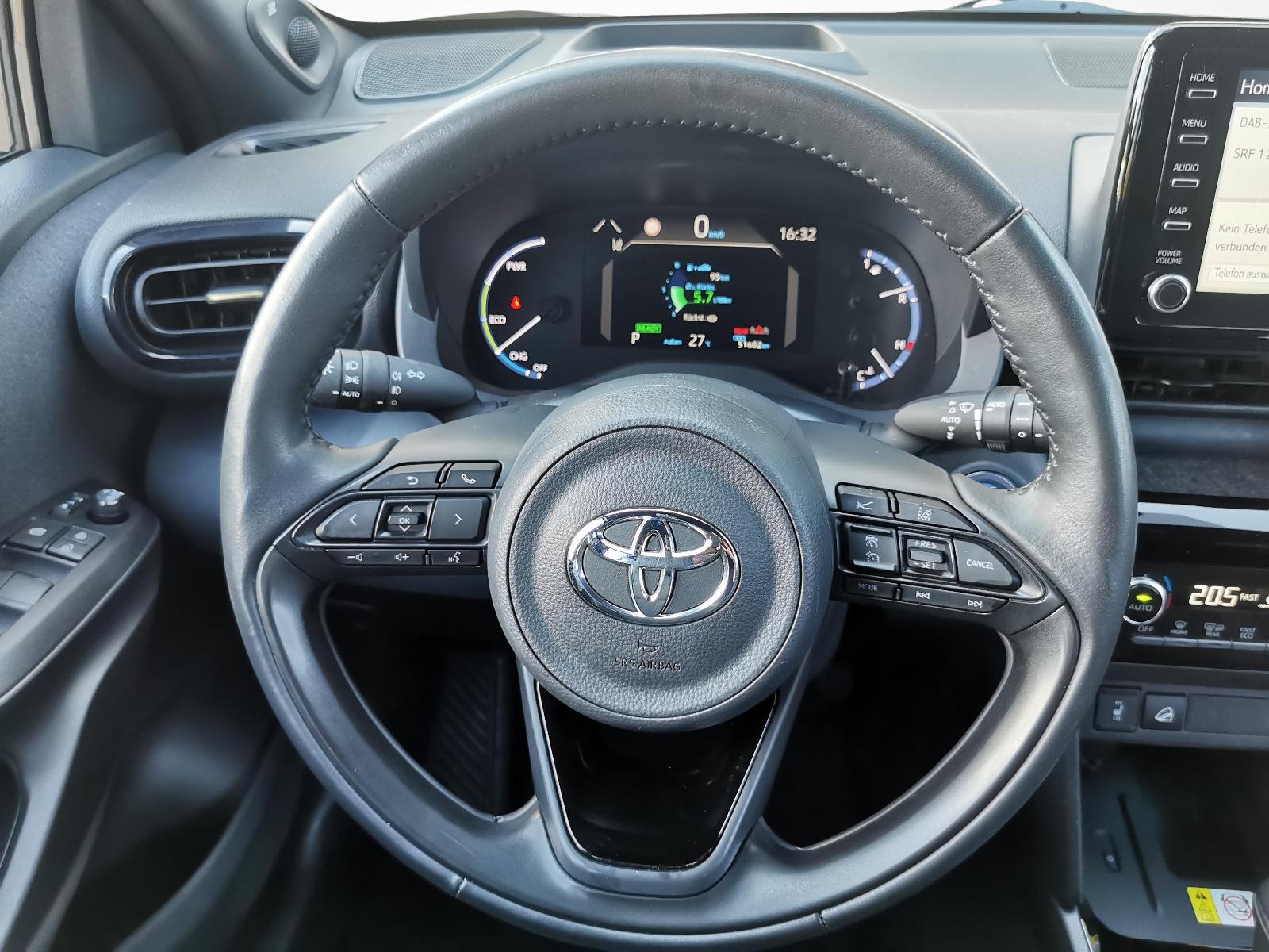 TOYOTA Yaris Cross 1.5 VVT-i HSD Adventure AWD-i-image-4