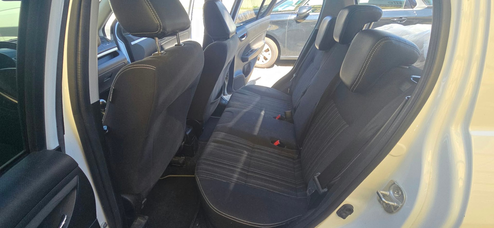 SUZUKI Swift 1.2i 16V GL 4x4-image-8