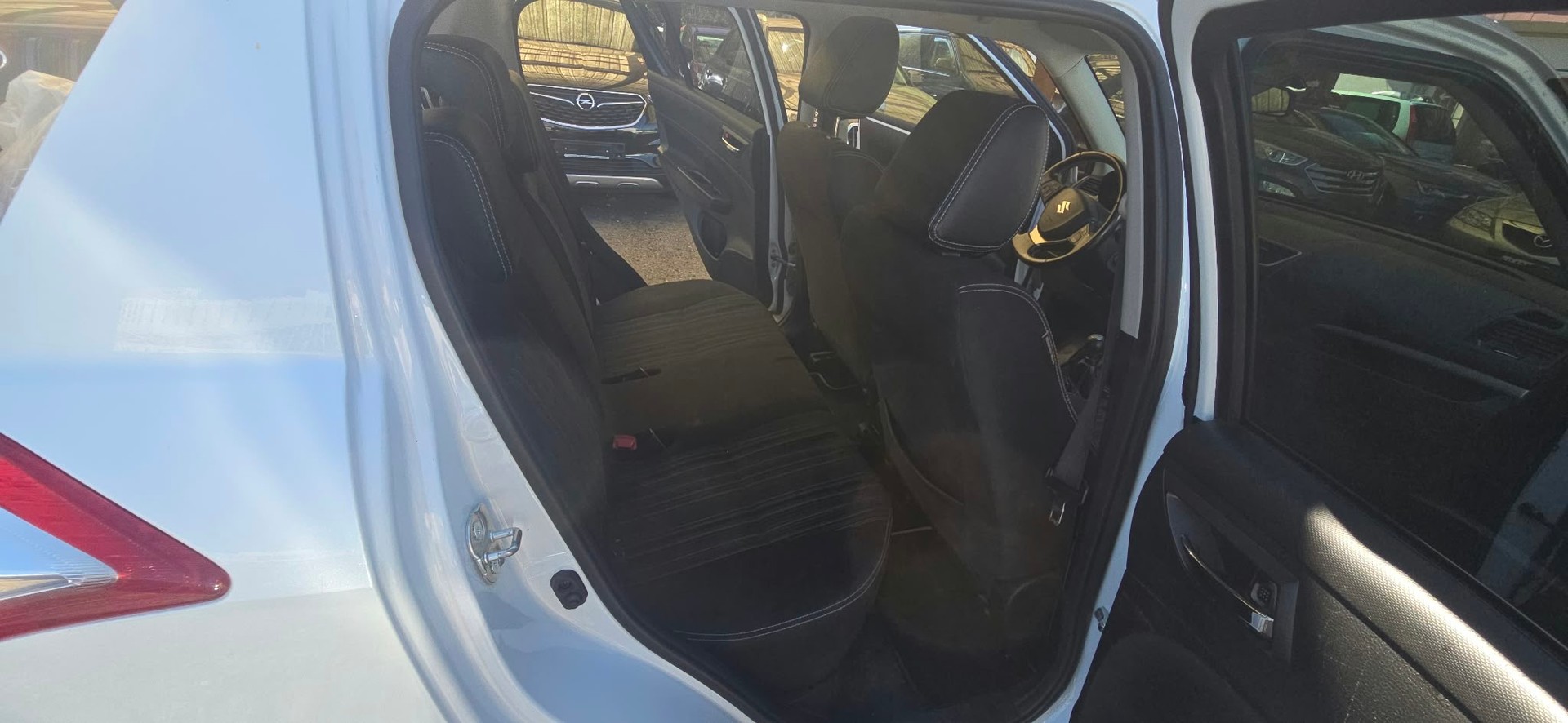 SUZUKI Swift 1.2i 16V GL 4x4-image-11