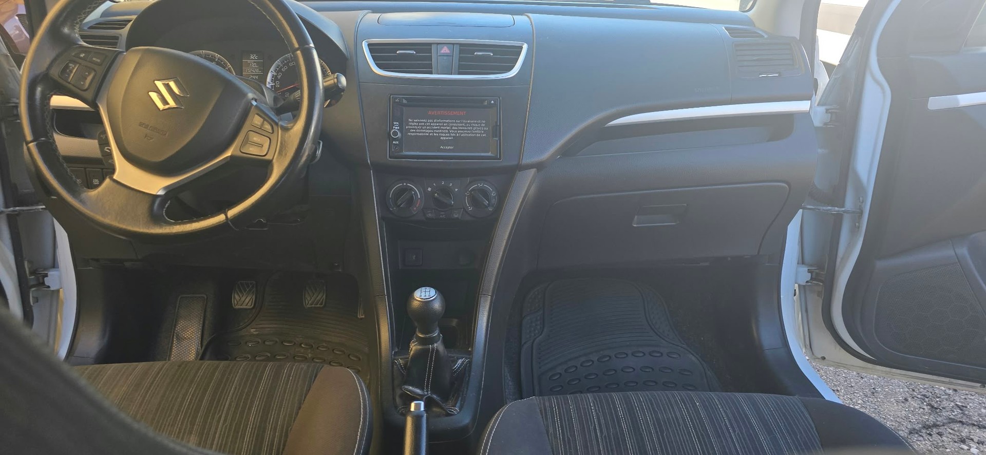 SUZUKI Swift 1.2i 16V GL 4x4-image-13