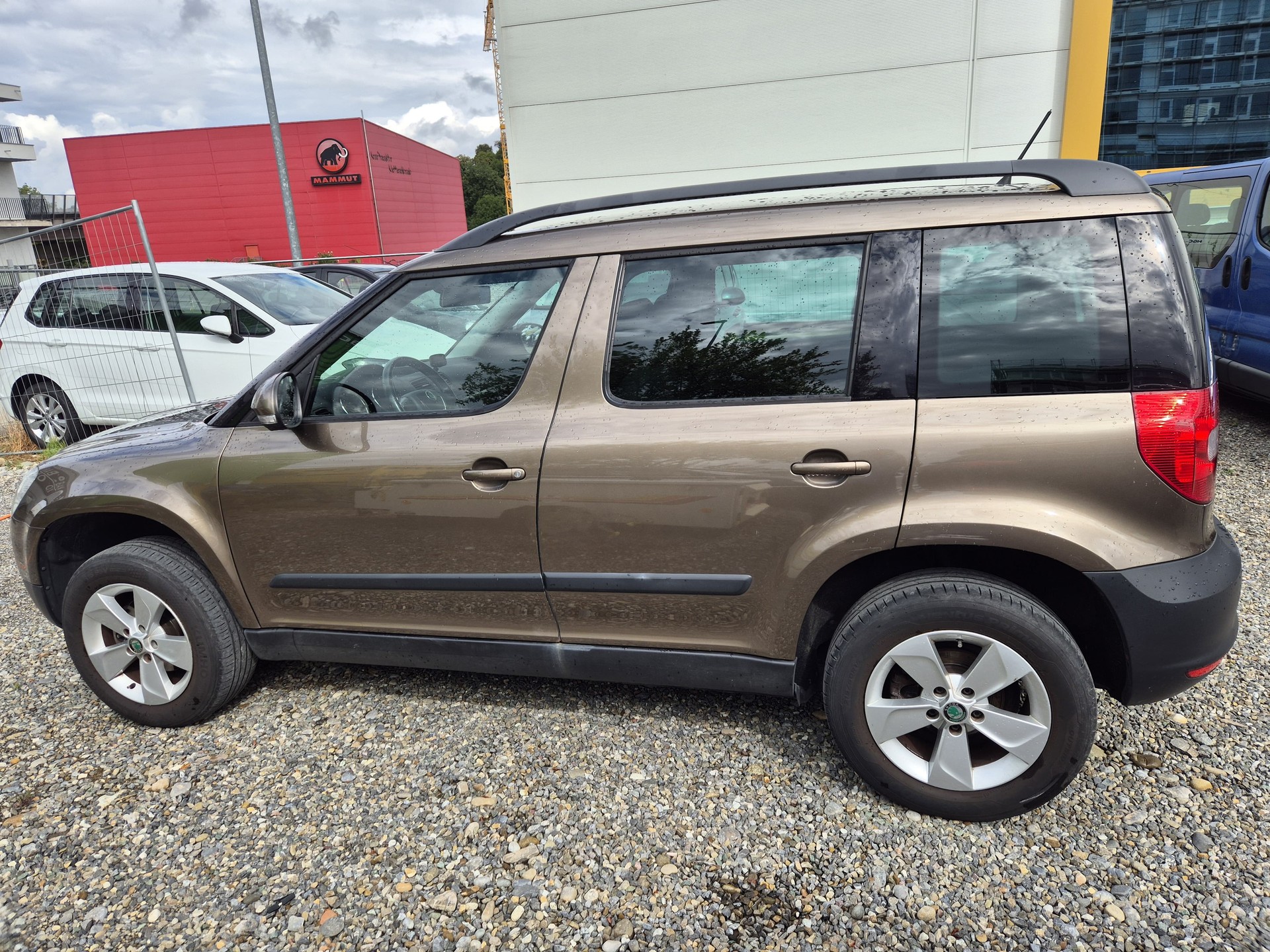 SKODA Yeti 1.2 TSI Active DSG-image-4