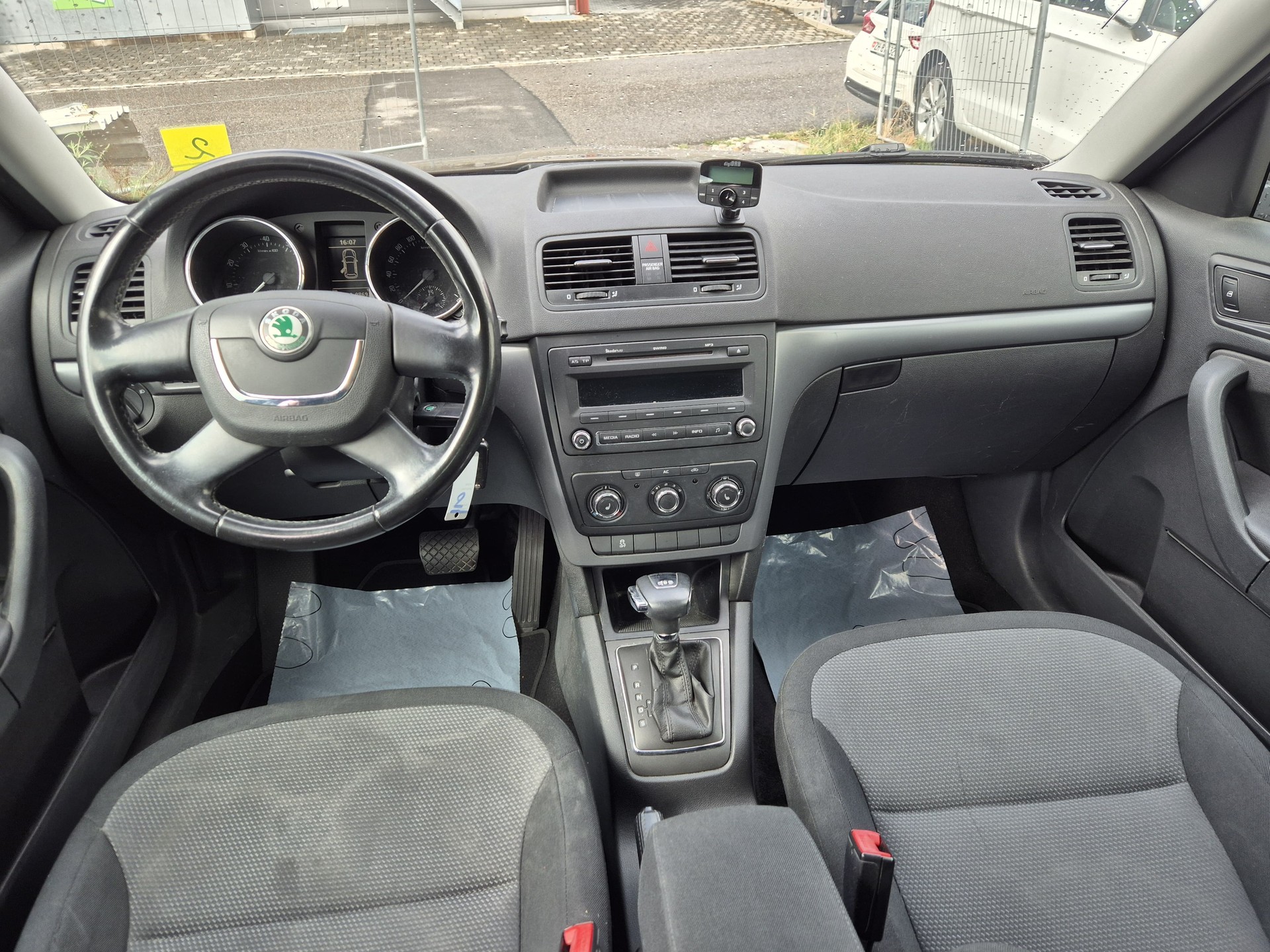 SKODA Yeti 1.2 TSI Active DSG-image-7