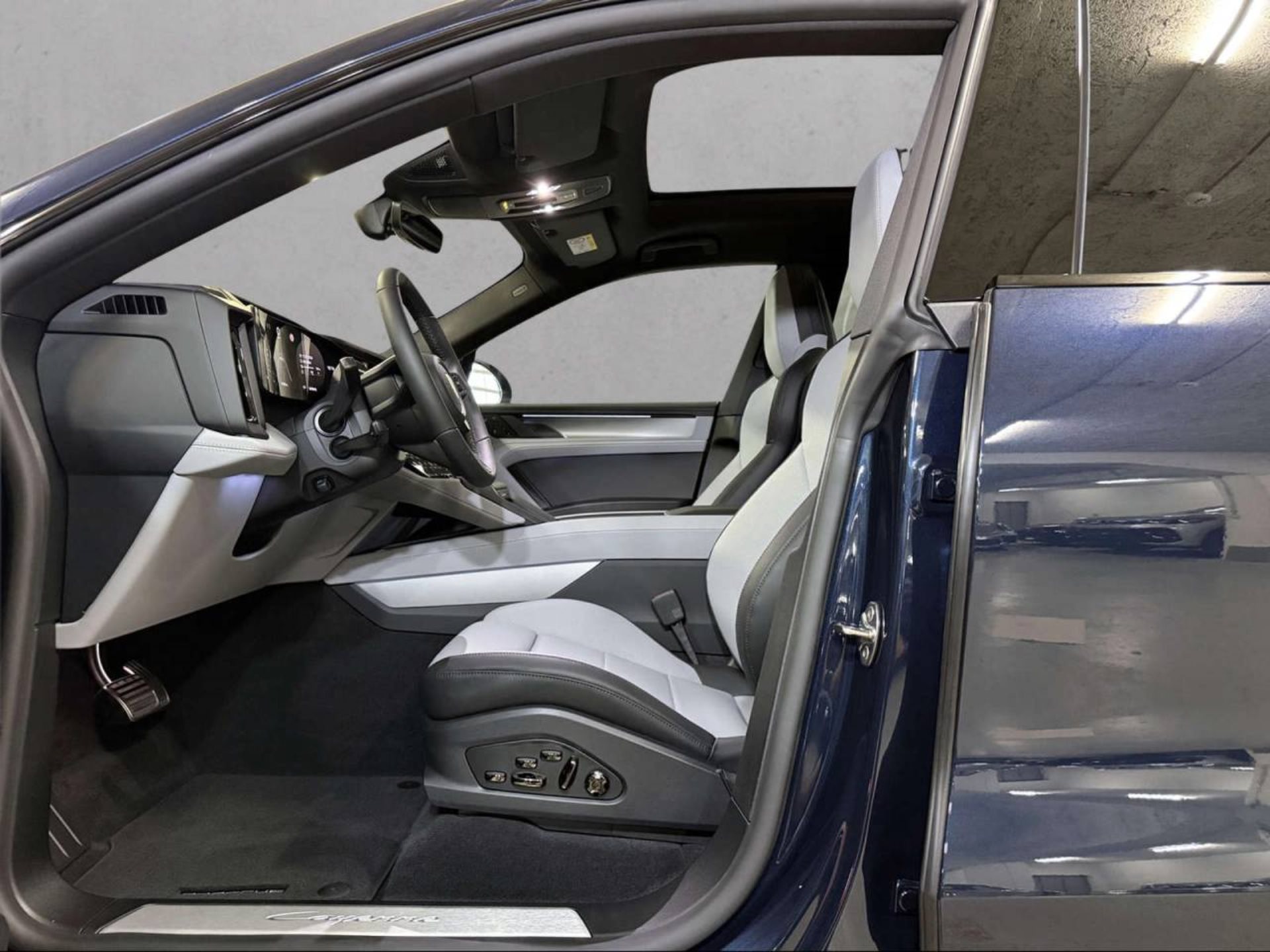 PORSCHE Cayenne Electric-image-11