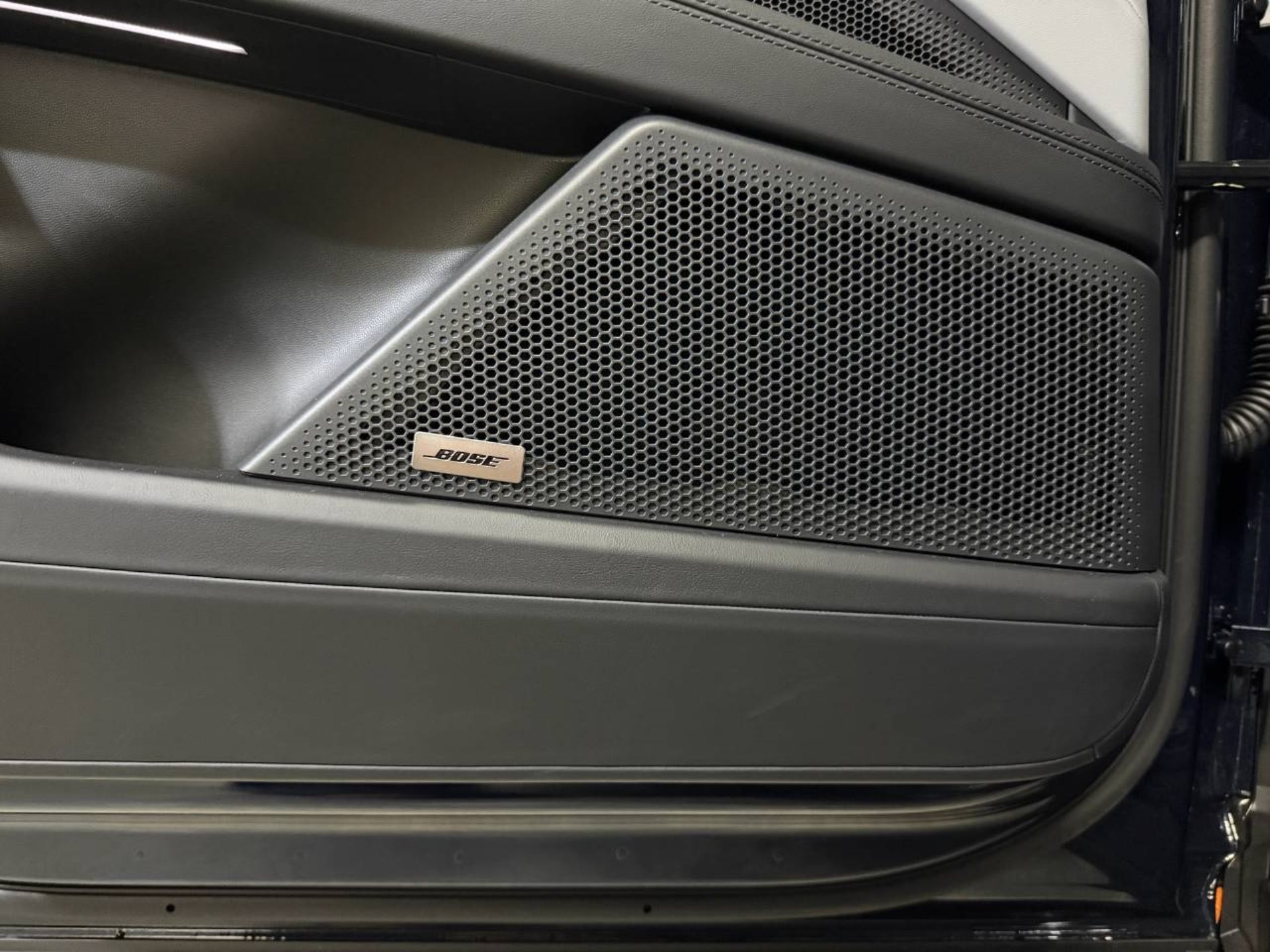 PORSCHE Cayenne Electric-image-24