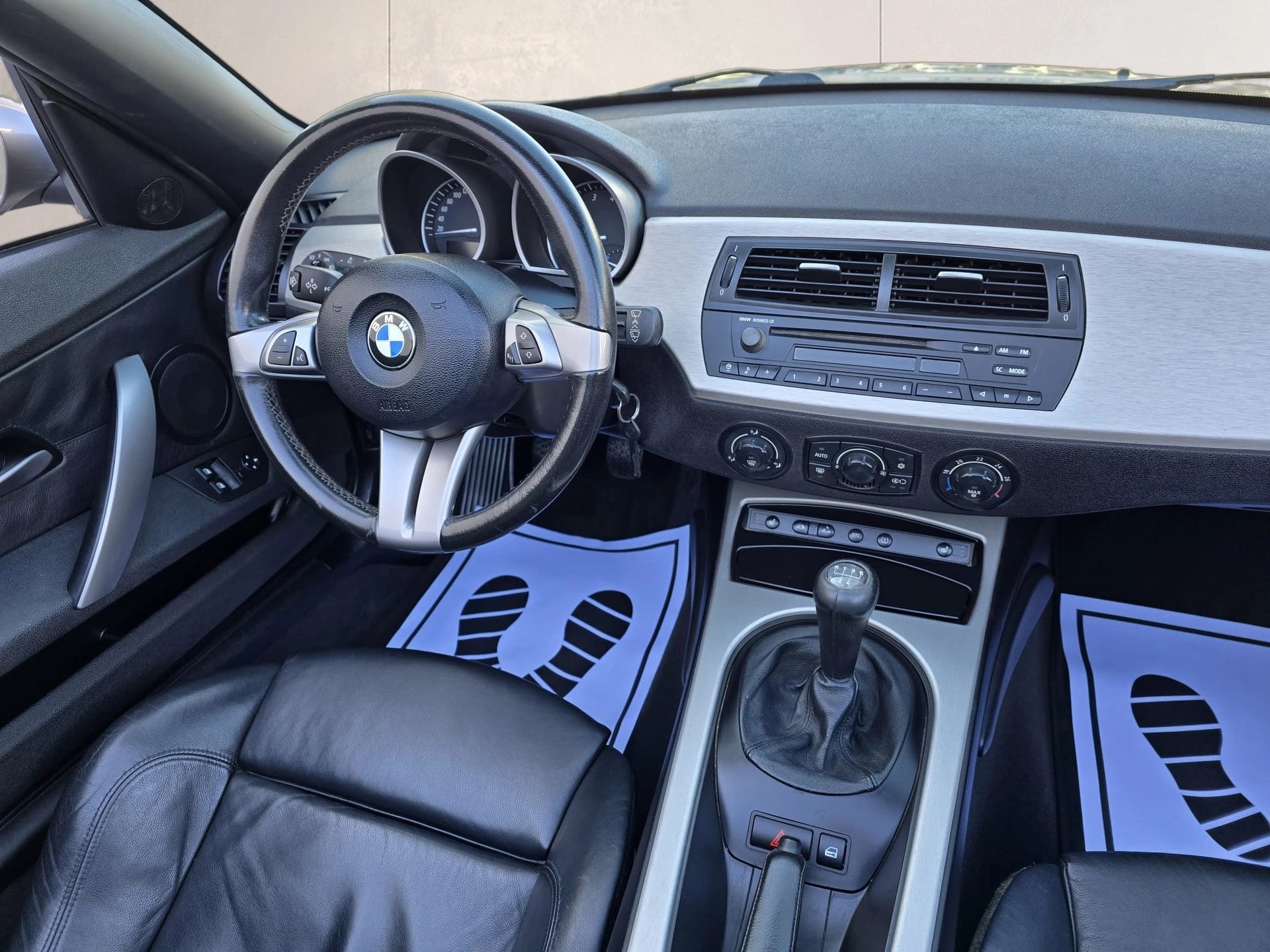 BMW Z4 2.2i Roadster-image-16